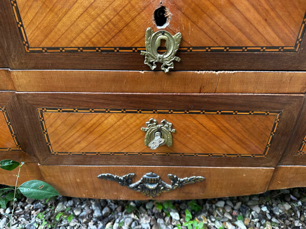Commode style transition Louis XV - Louis XVI du 19 e siècle