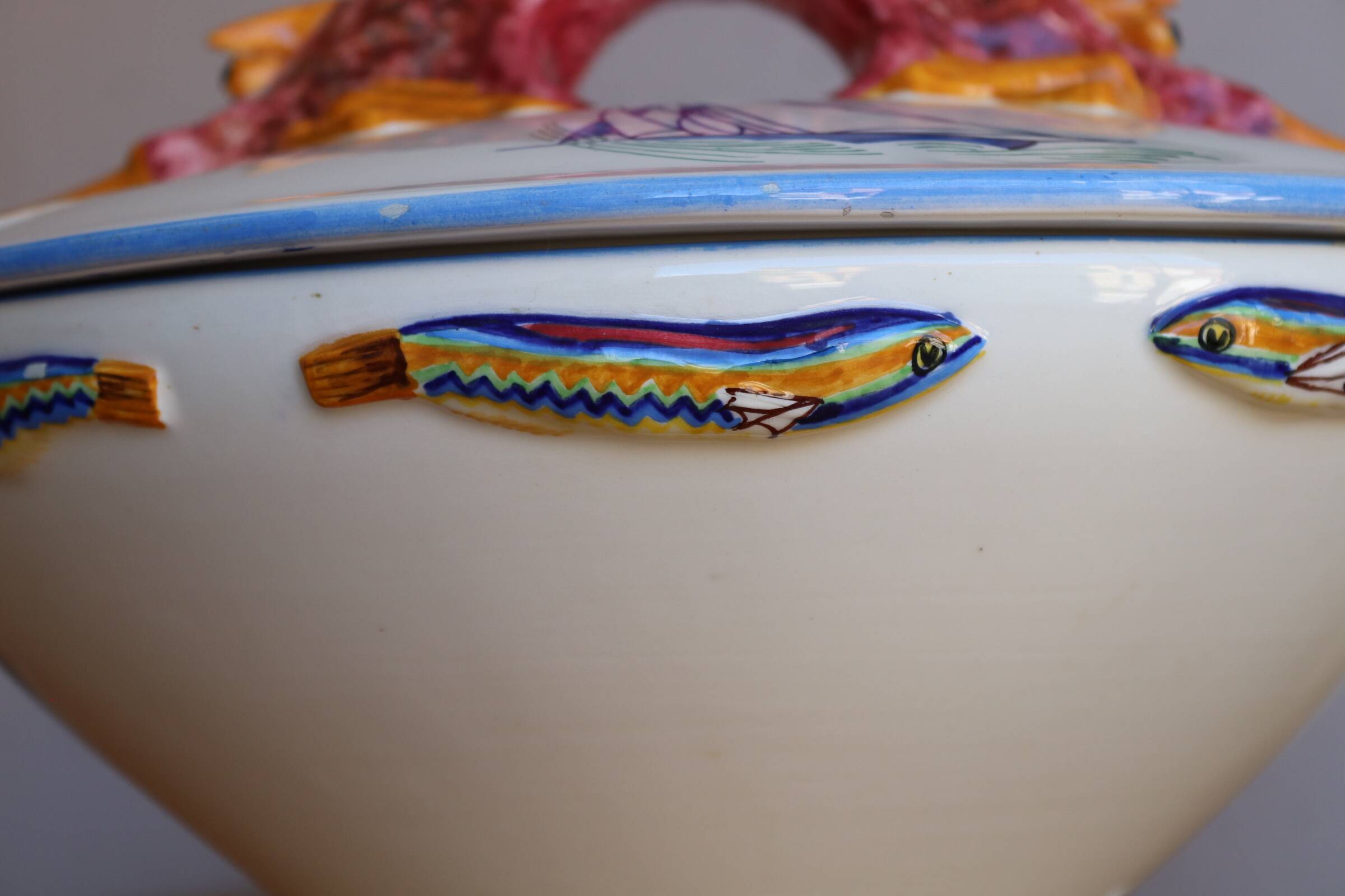Covered ceramic vegetable dish with painted marine decoration – lobster