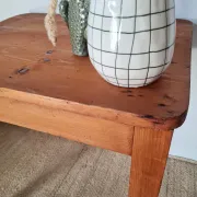 Petite table ou bout de canapé en bois