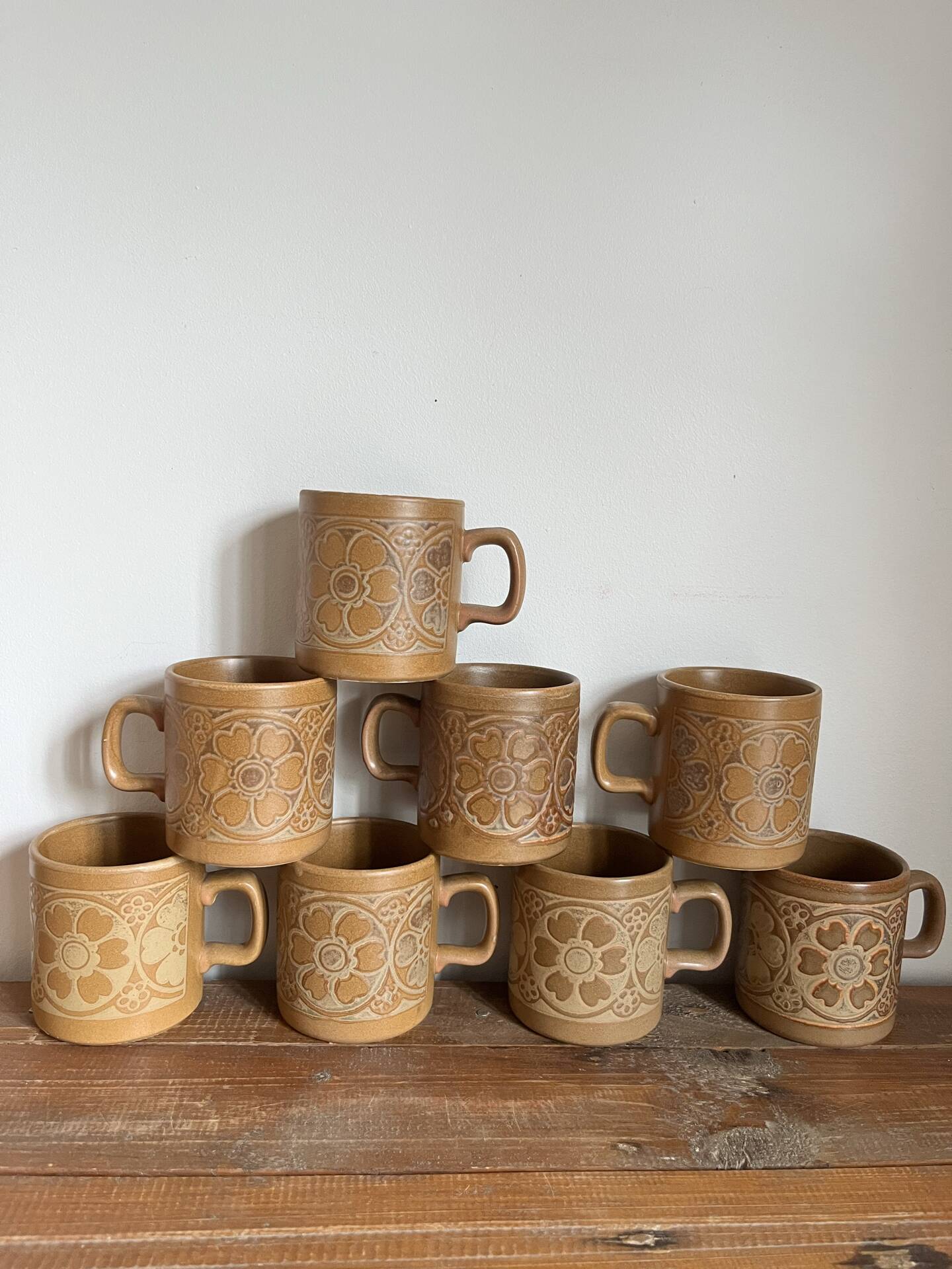 8 stoneware mugs