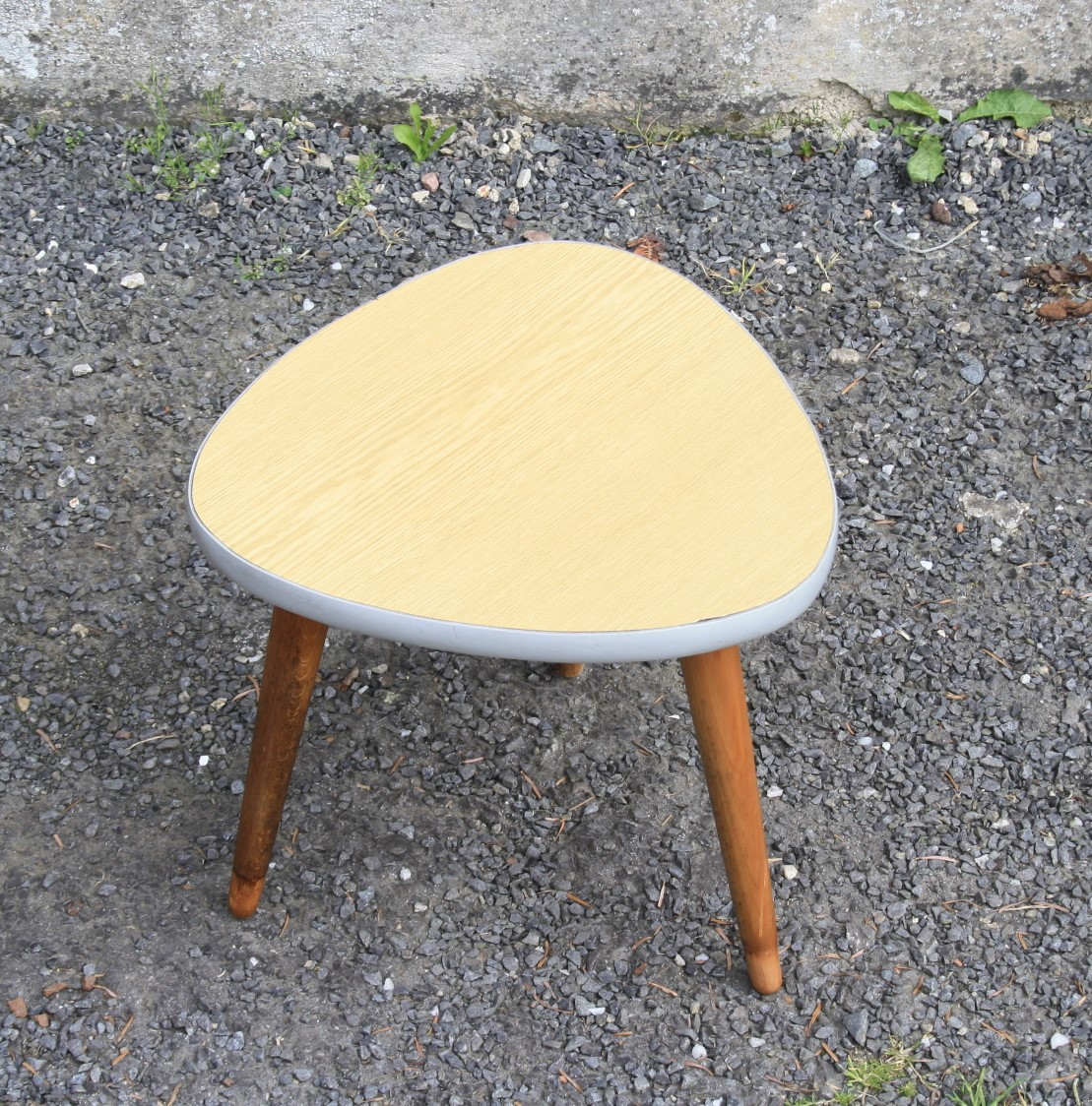 Porte-plantes, table tripode vintage