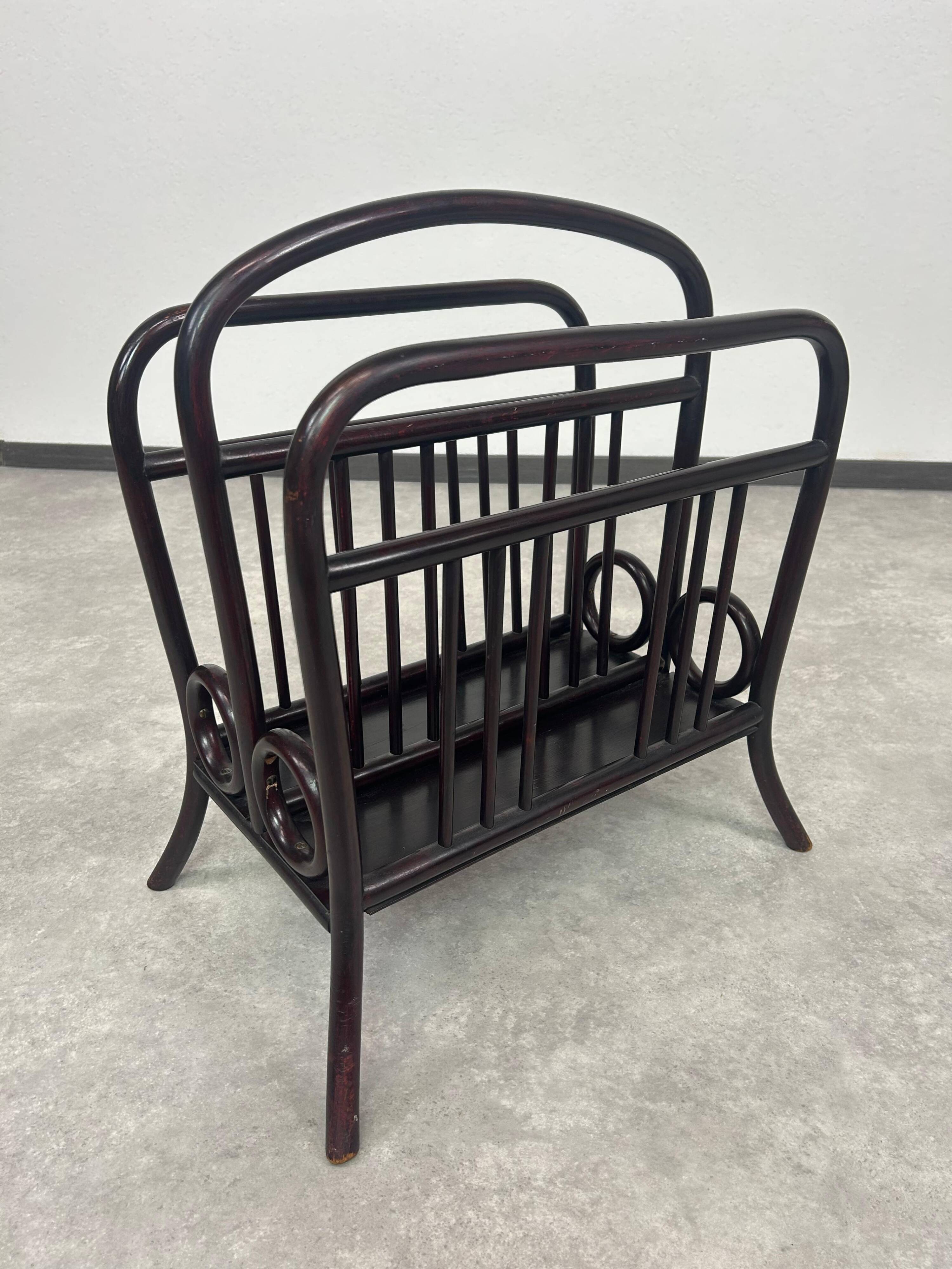 Porte-revues n°33 par Thonet