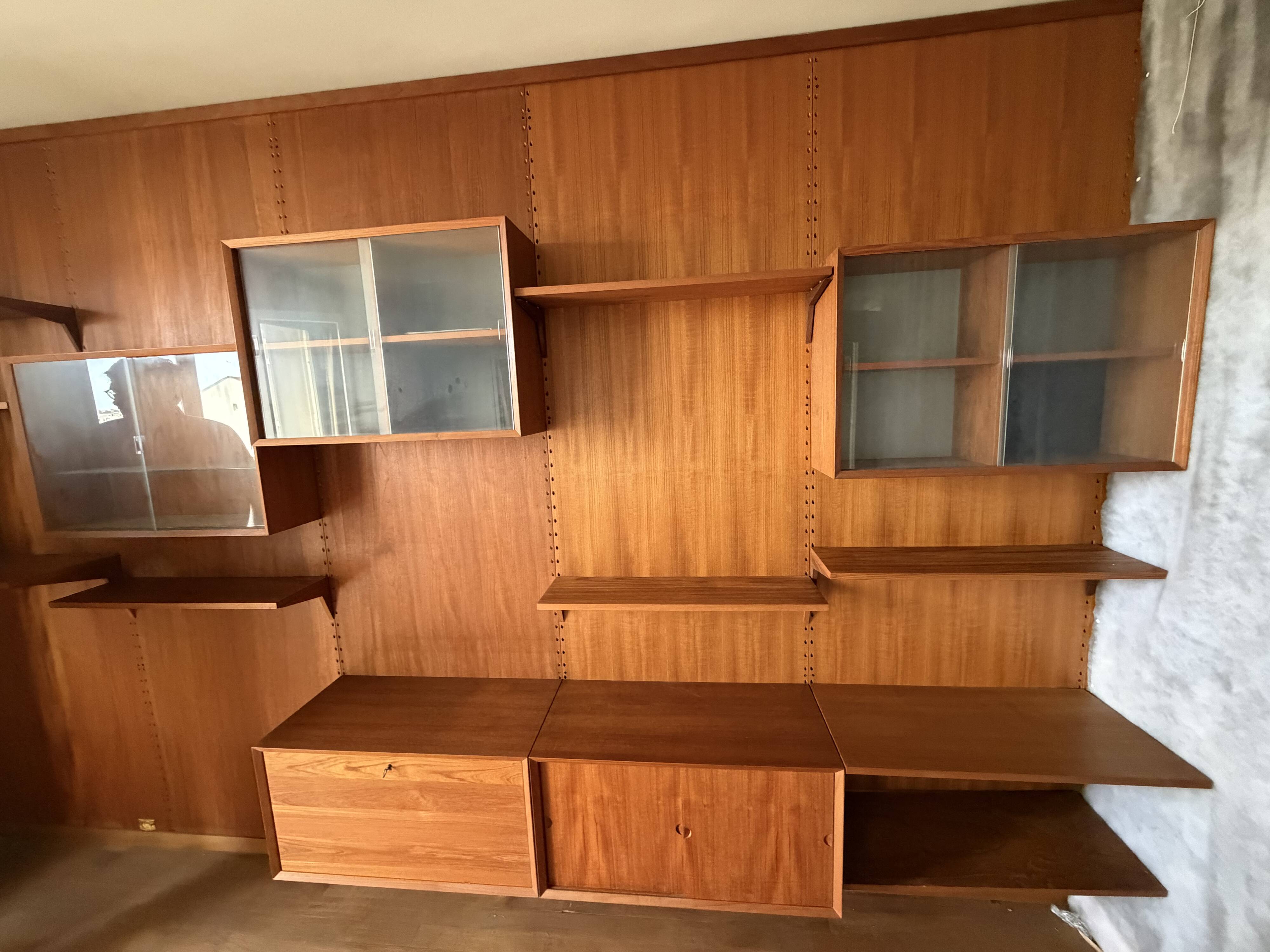 Danish teak shelf and structure by Poul Cadovius