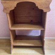 Dressoir en sapin, 4 tiroirs. Très bon état;
