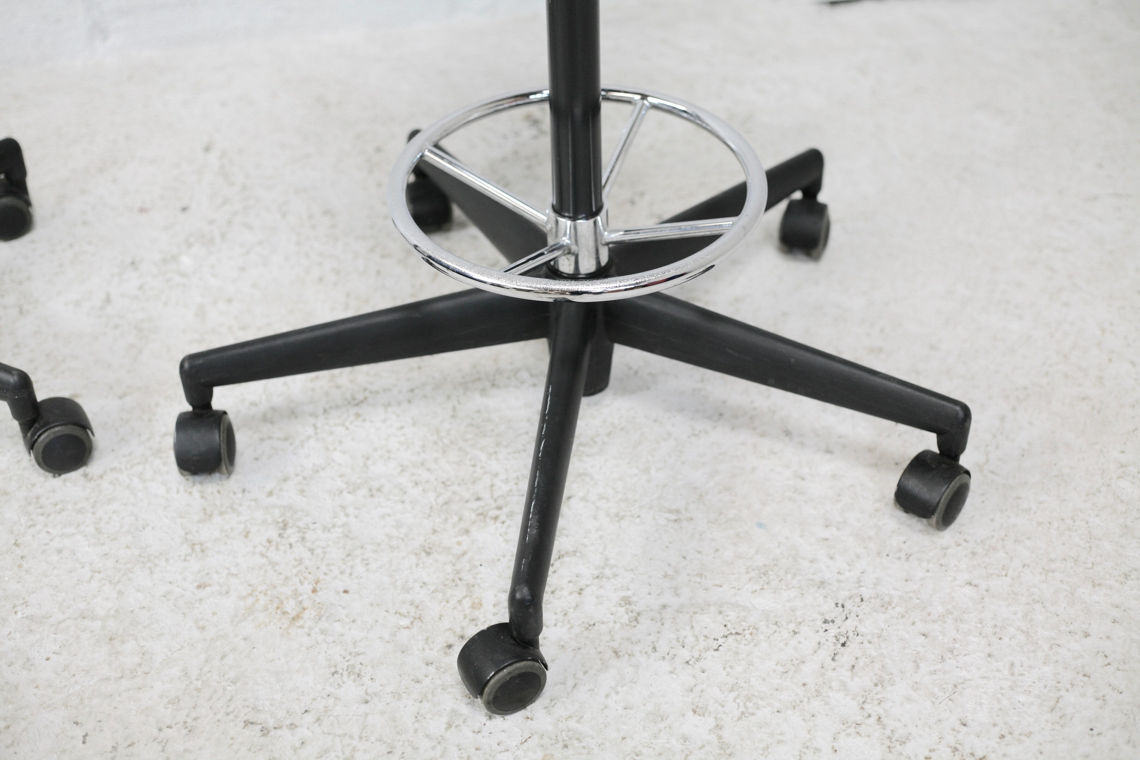 Pair of high stools by Georges Nelson, Vitra, 2001