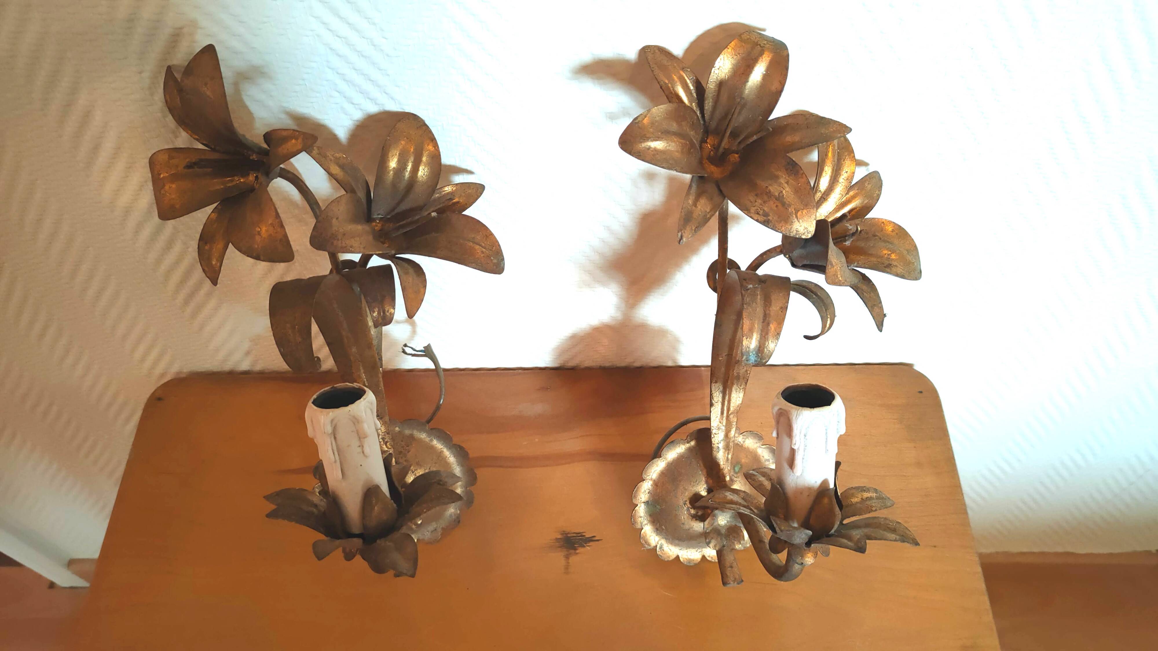 Pair of lily flower sconces in gilded metal design 60s