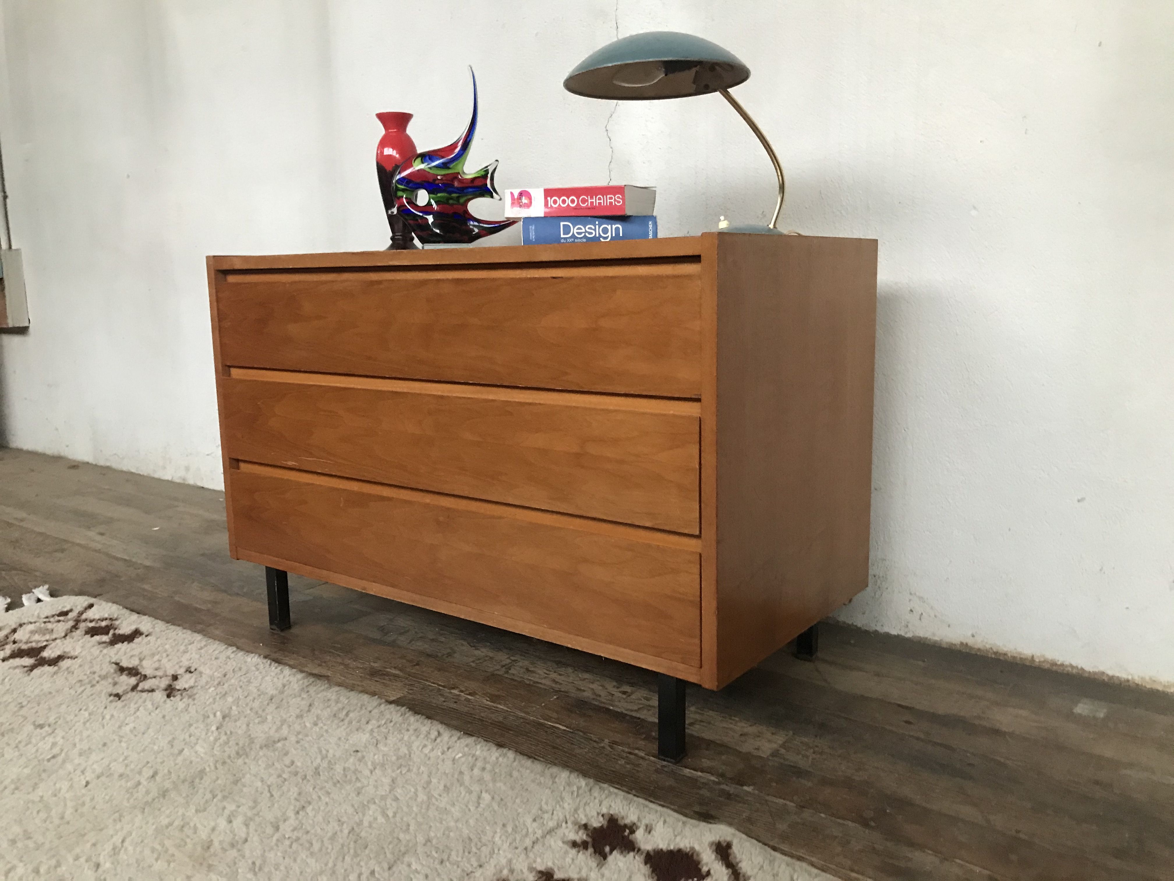 Vintage modernist dresser of the 1950 foot metal
