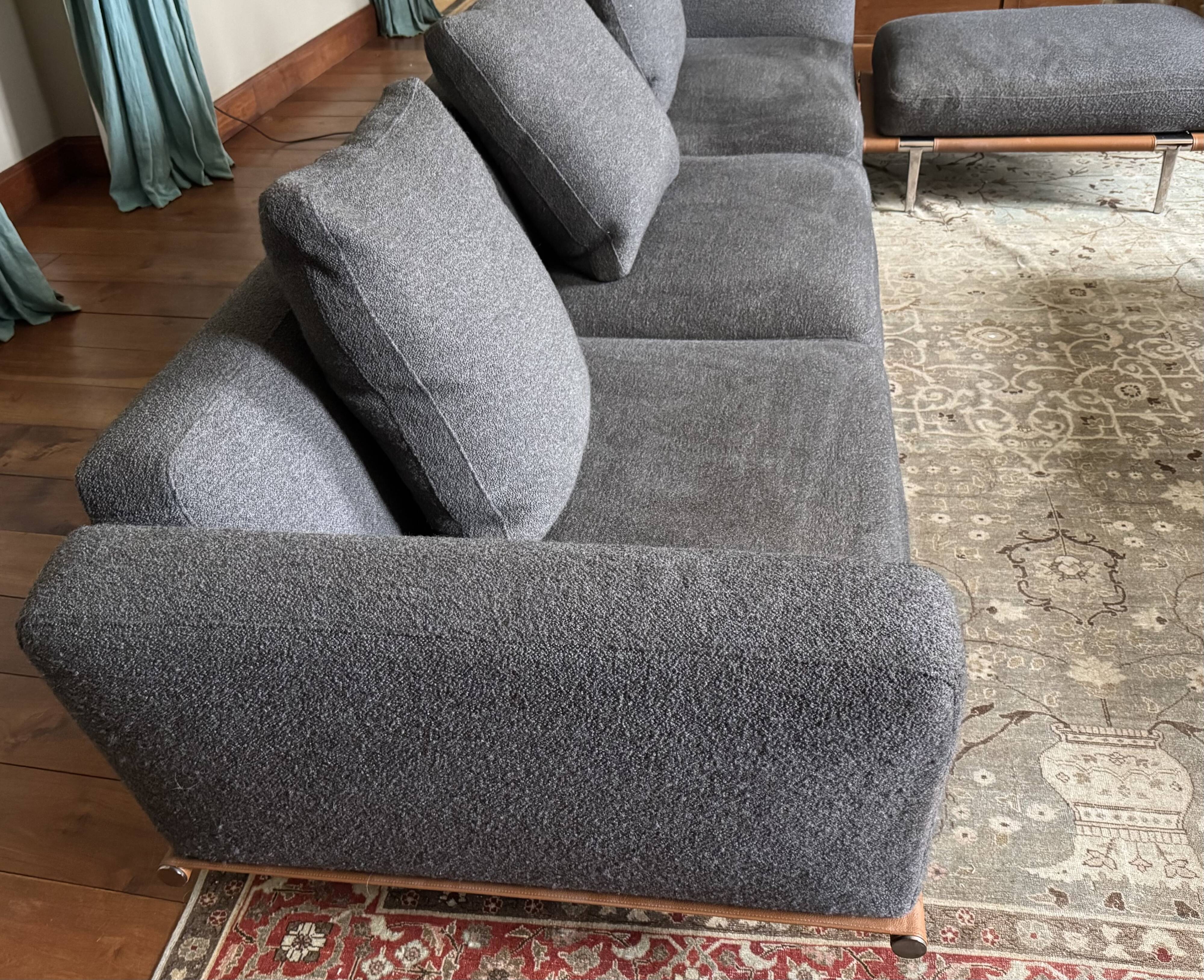 Sofa Poltrona Frau model Let It Be