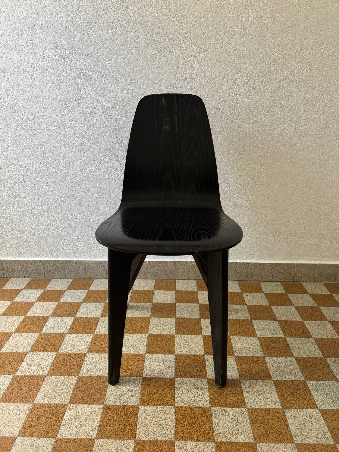 90s designer chairs in lacquered curved wood (X2)