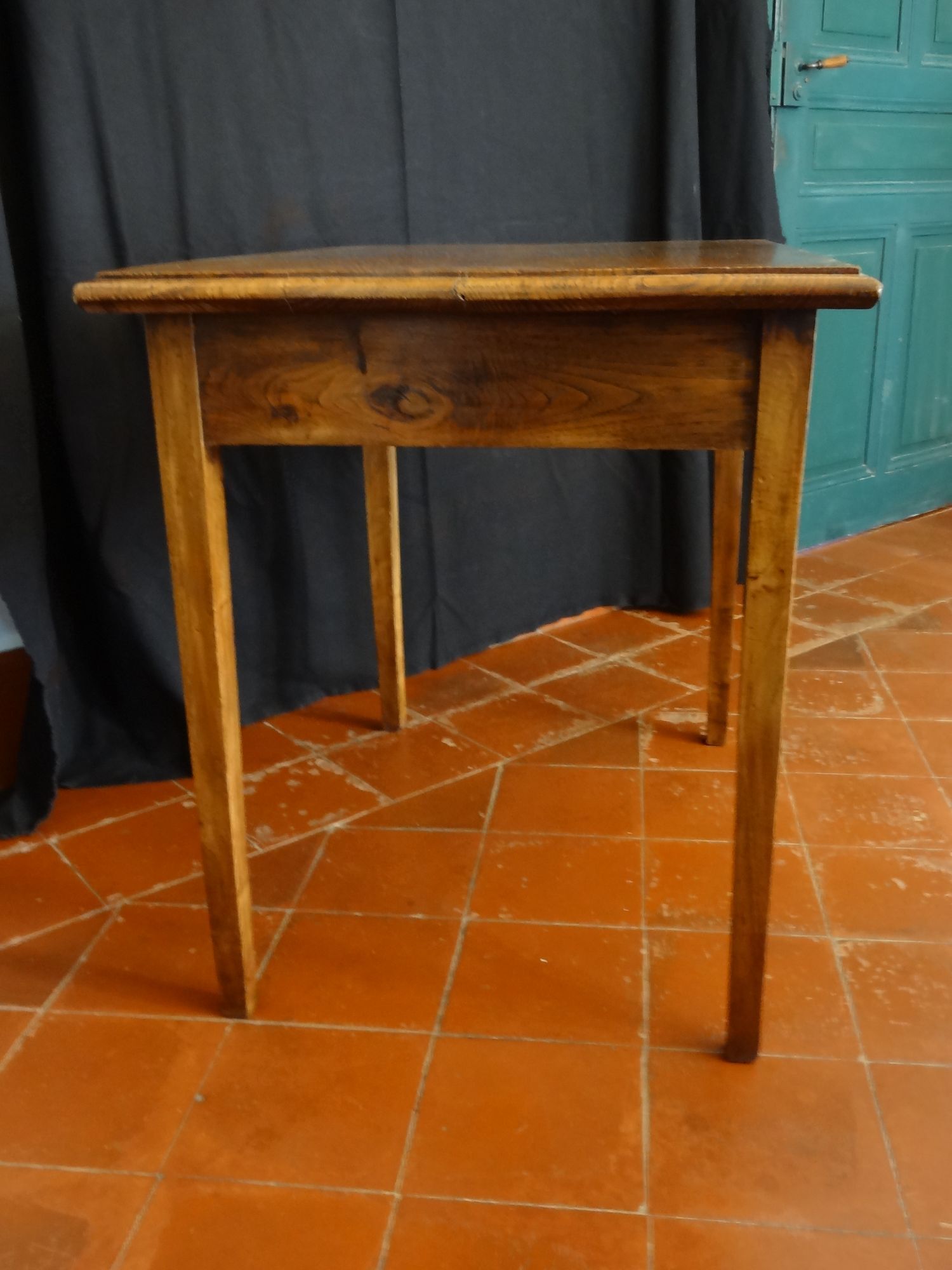 Side table in natural oak wood 85 x 58 cm