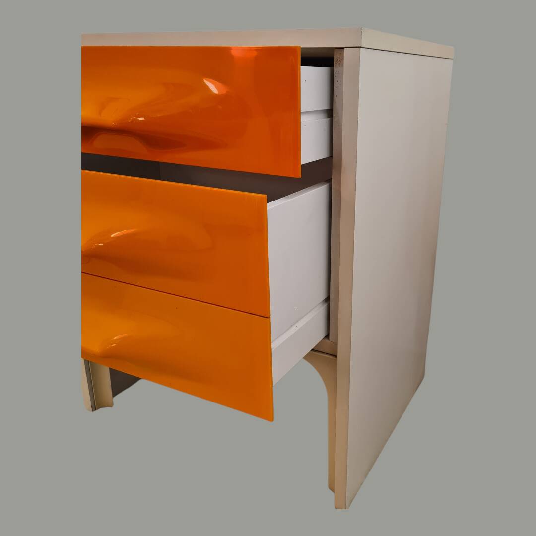 Vintage commode by Raymond Loewy from the 1970s.