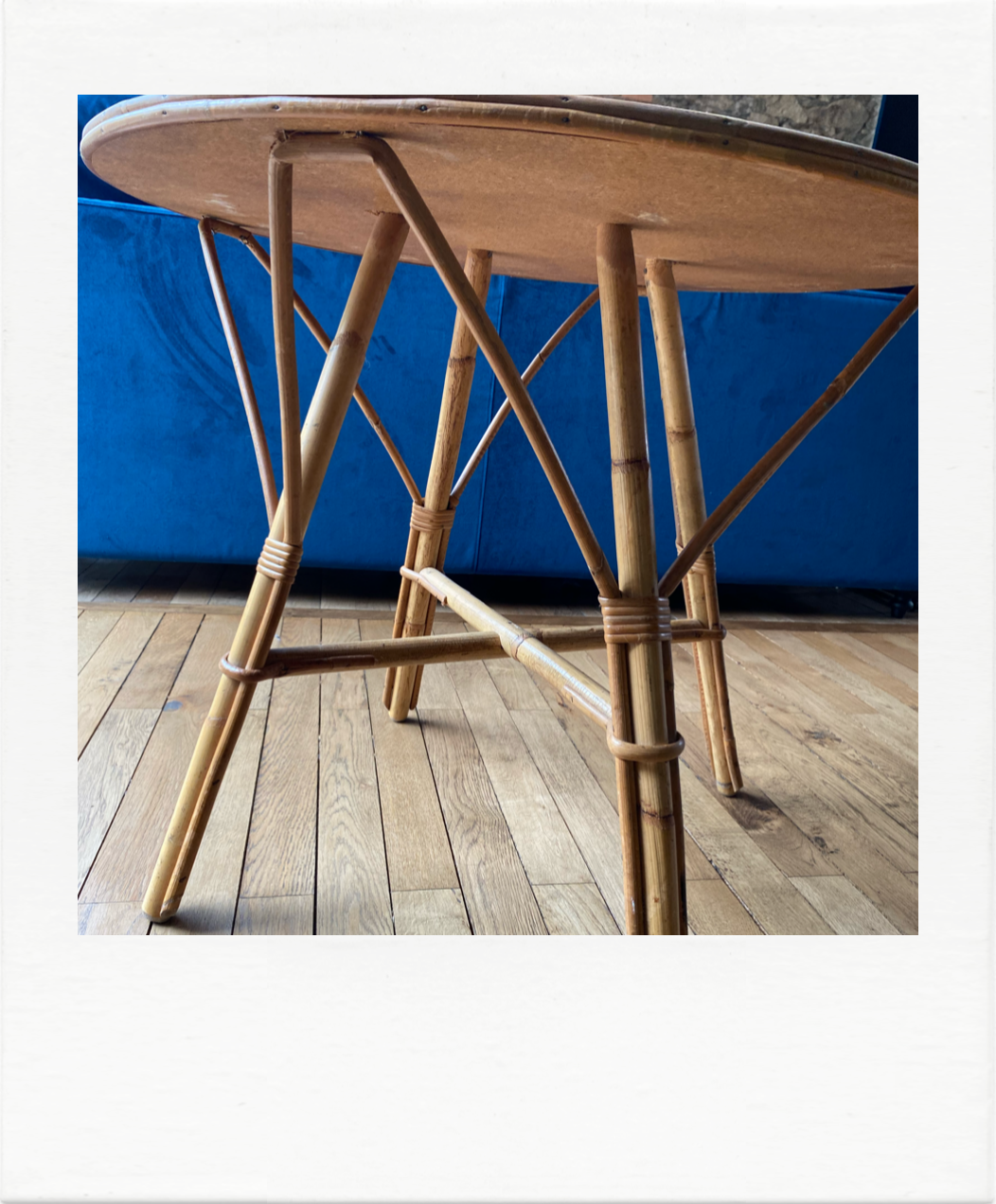 Round coffee table, in rattan and wood
