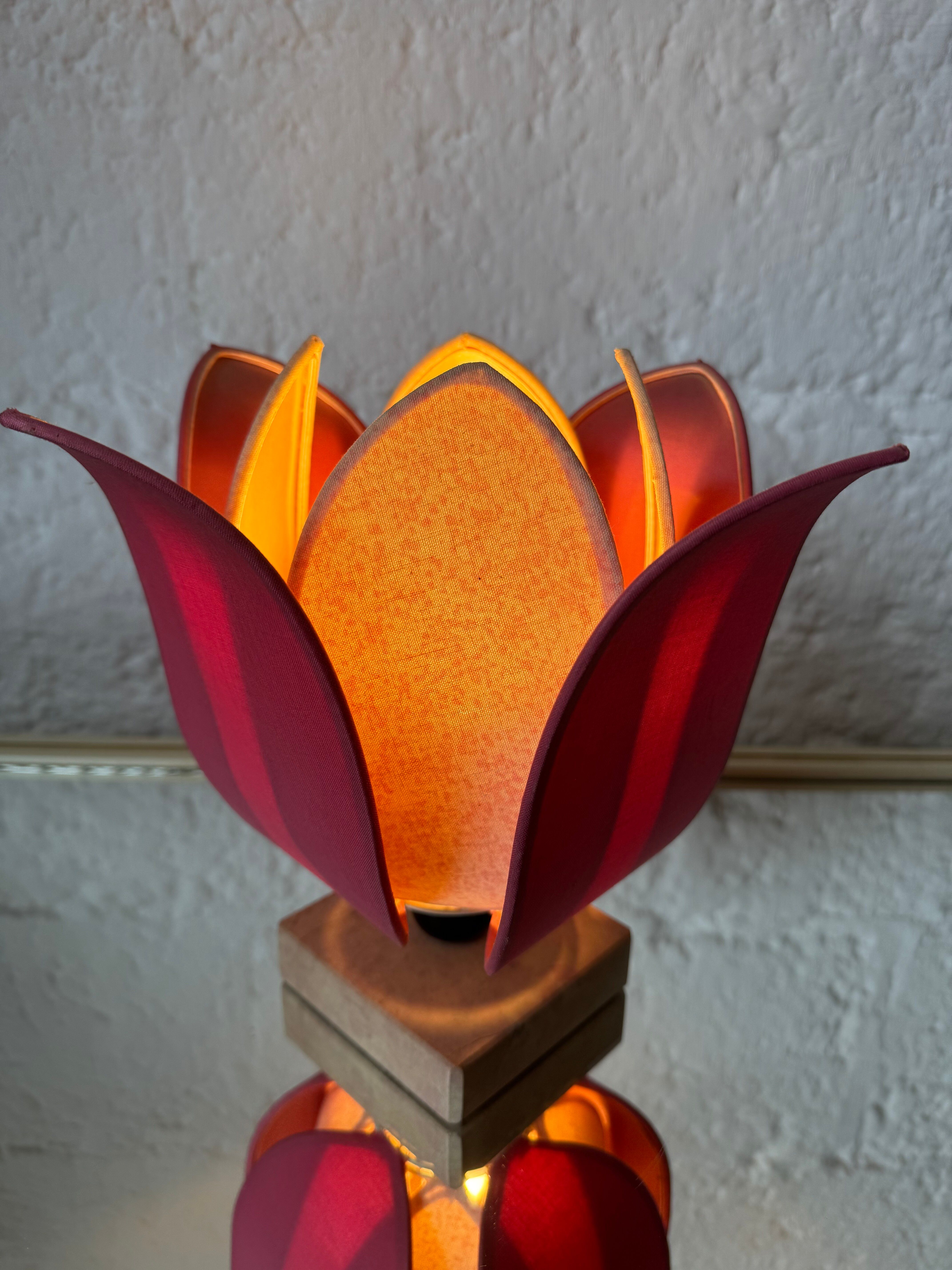 Vintage lotus flower lamp