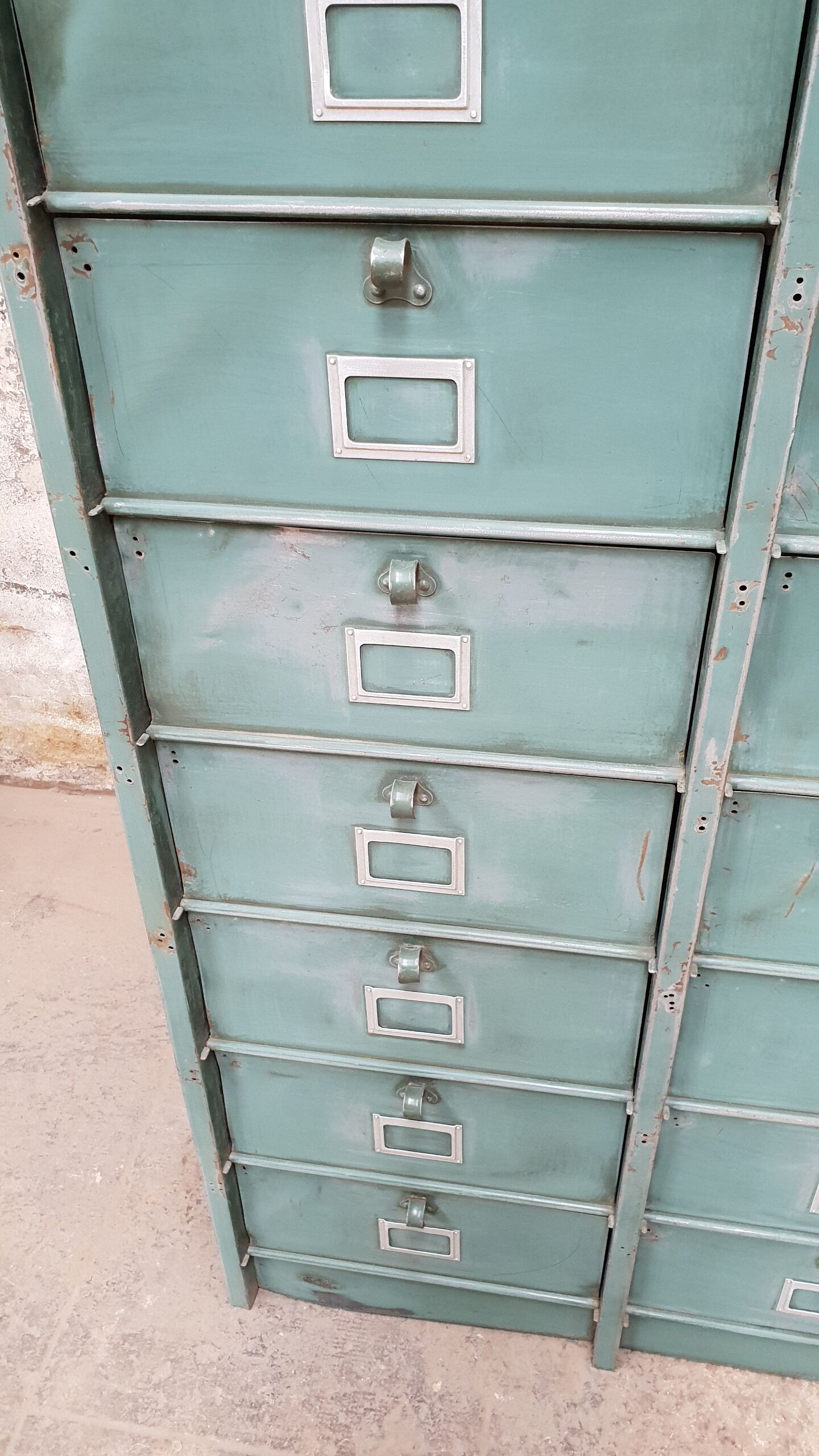 Strafor valve cabinet