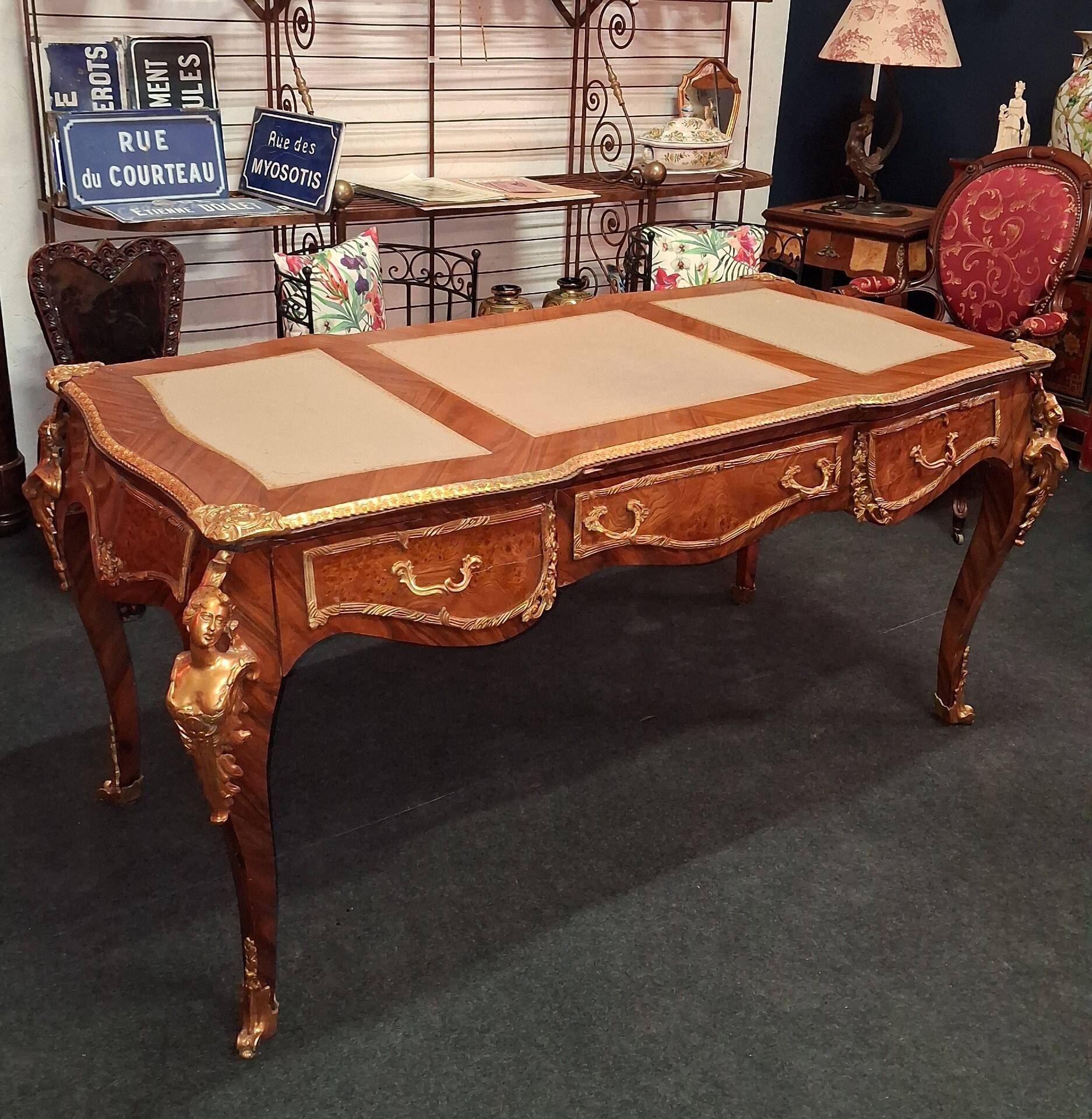 Large flat desk in the Louis XV style