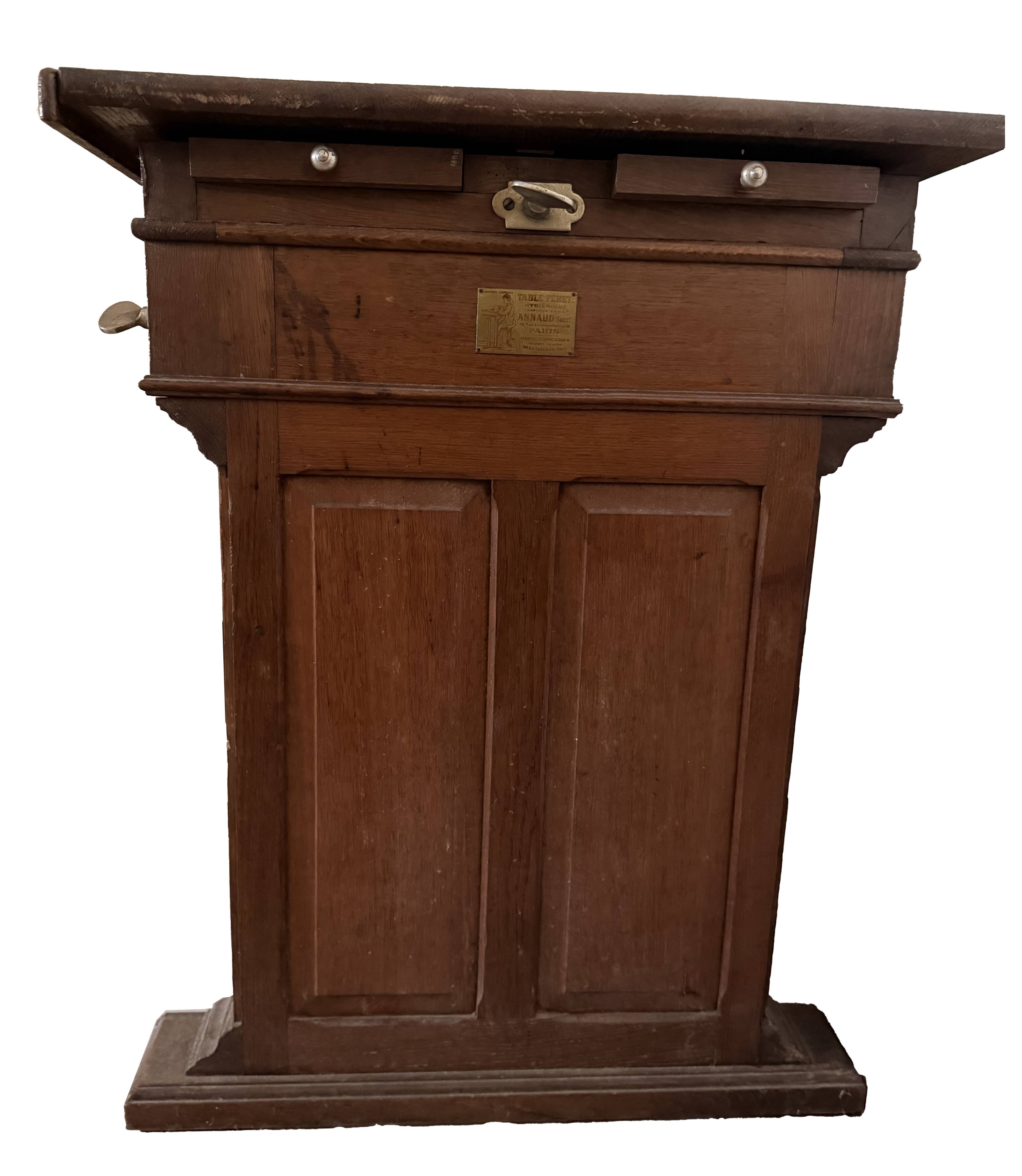 Féret desk or system table