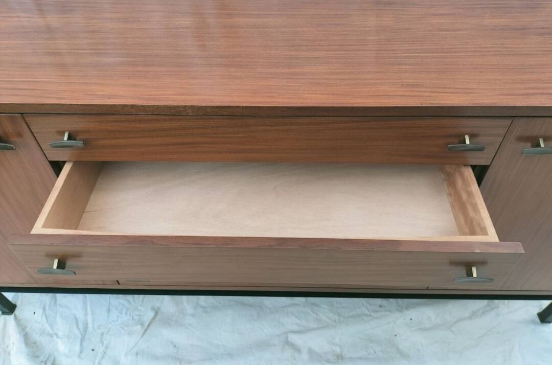Enfilade by Marcel Gascoin for Alvéole
