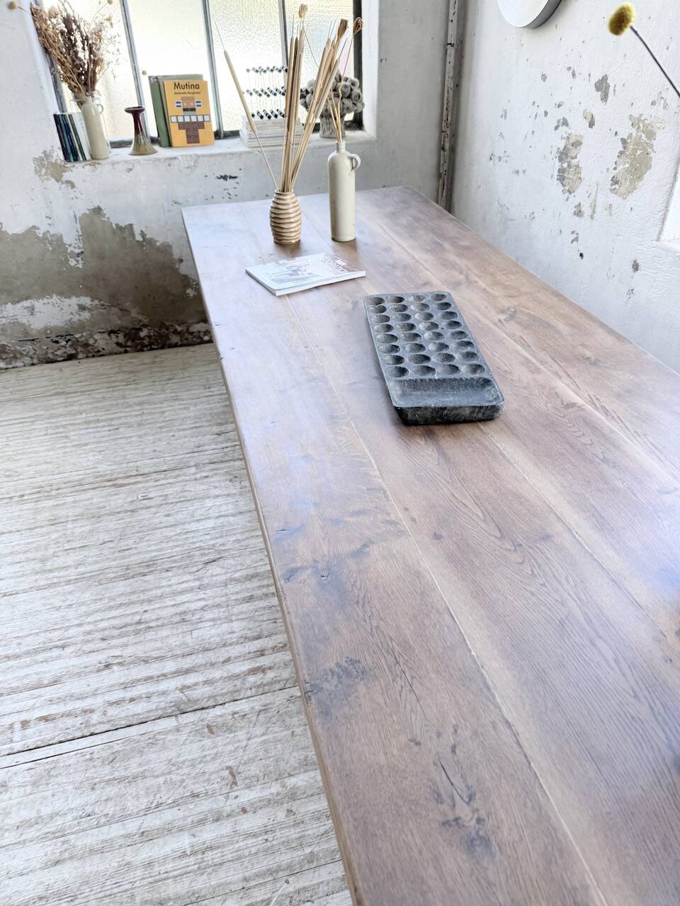 XL farmhouse table in solid oak, brutalist style, 20th century.