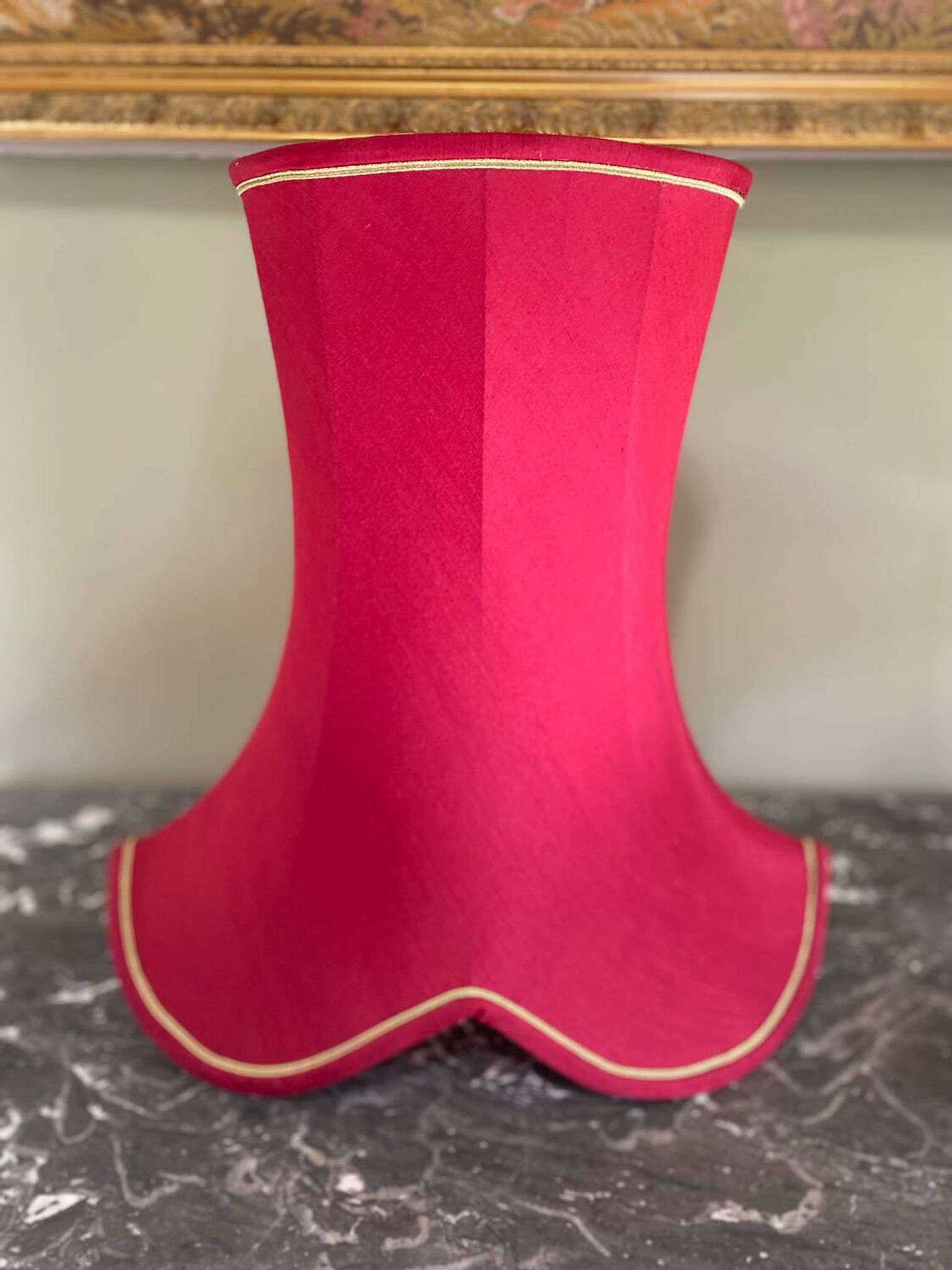 Lampshade in pinkish-burgundy fabric