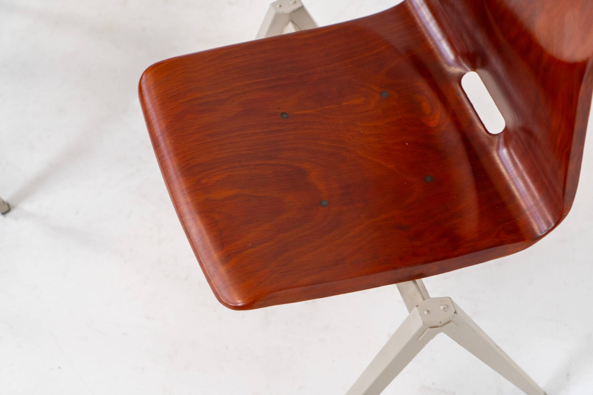 Ensemble de 6 chaises de salle à manger industrielles "S22" par Pagholz