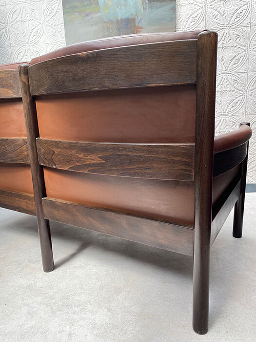 Scandinavian bench in chocolate leather