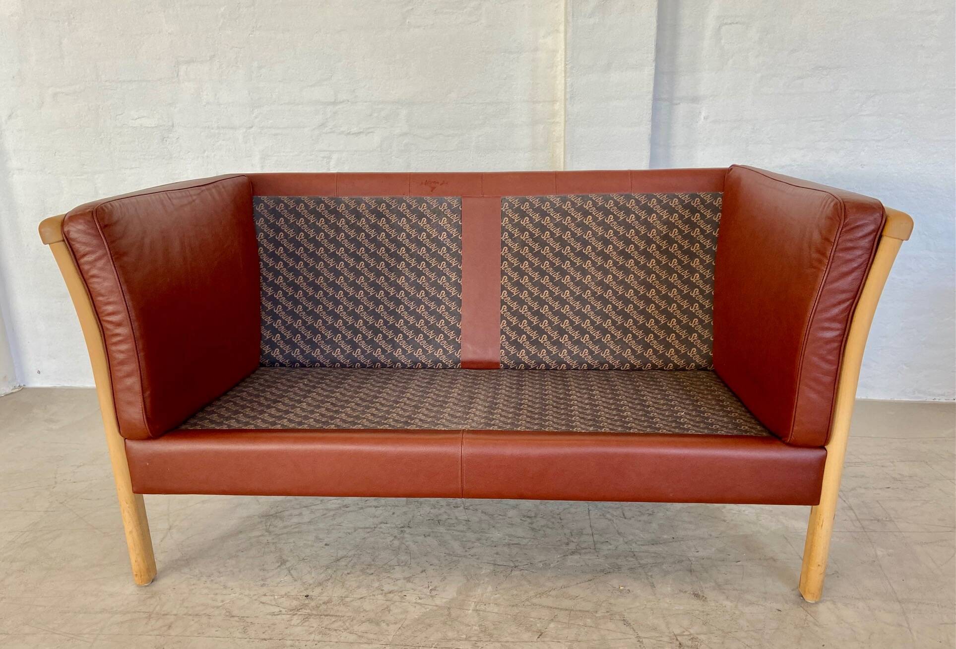 VINTAGE DANISH MID CENTURY DARK COGNAC LEATHER 2 SEATER STOUBY SOFA