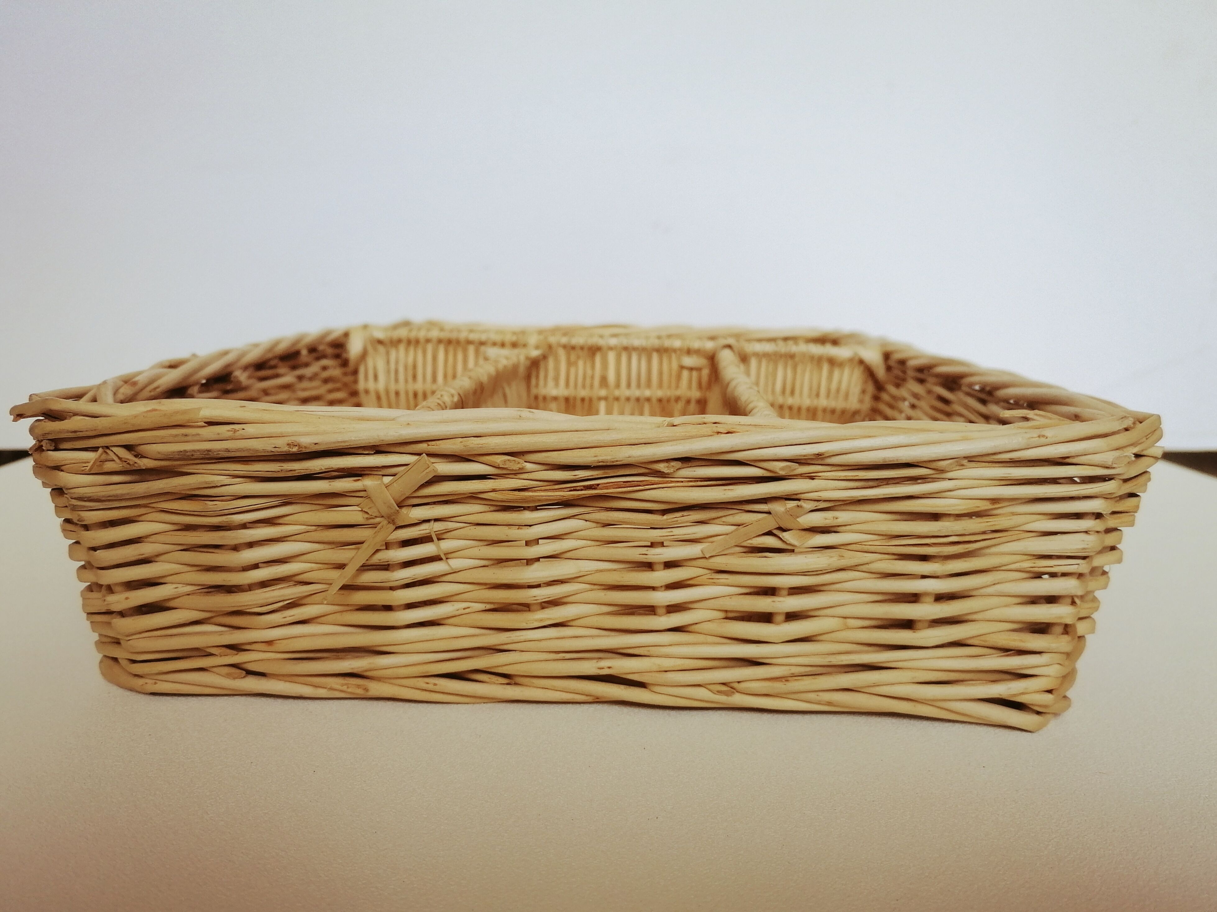 Wicker basket for cutlery