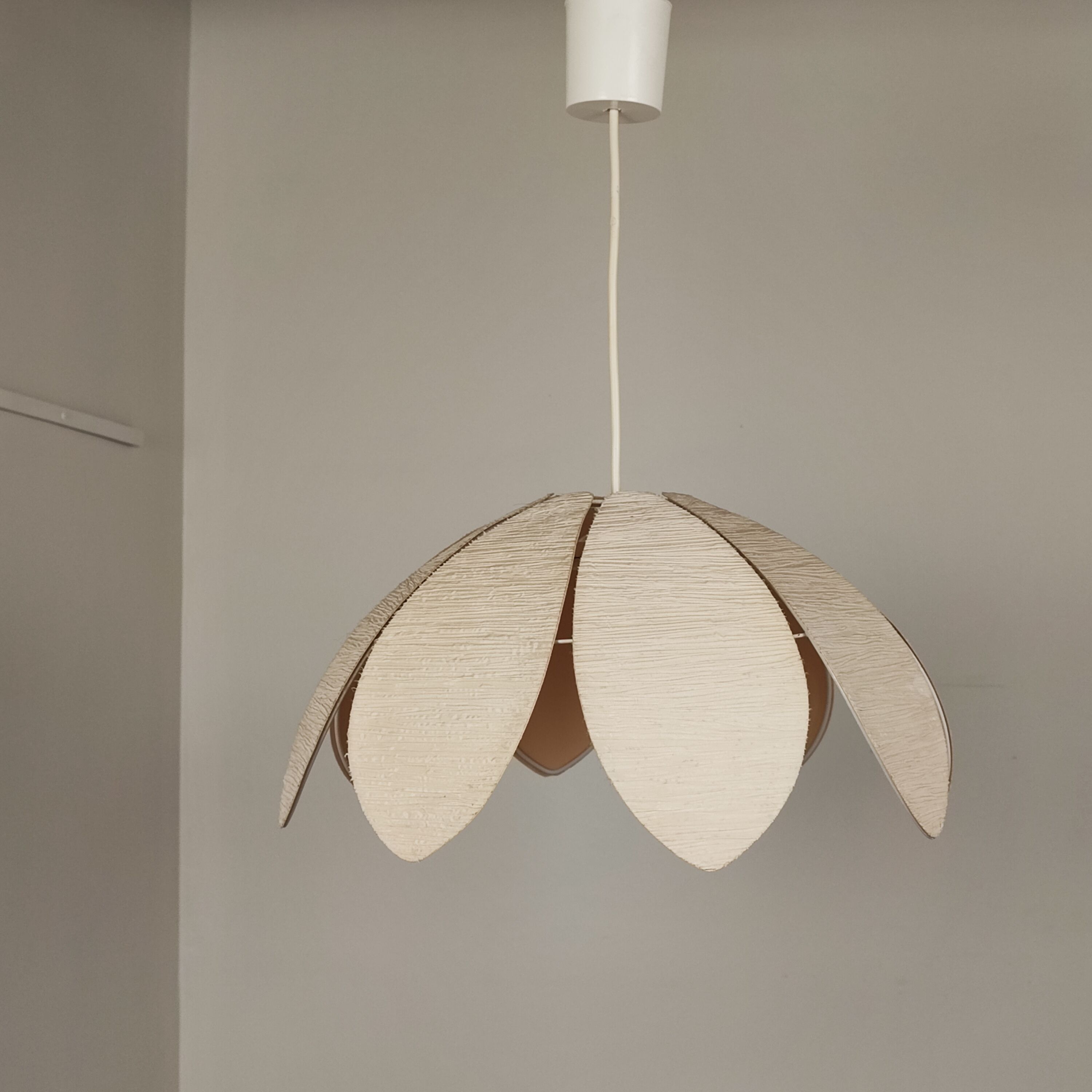 Flower pendant lamp