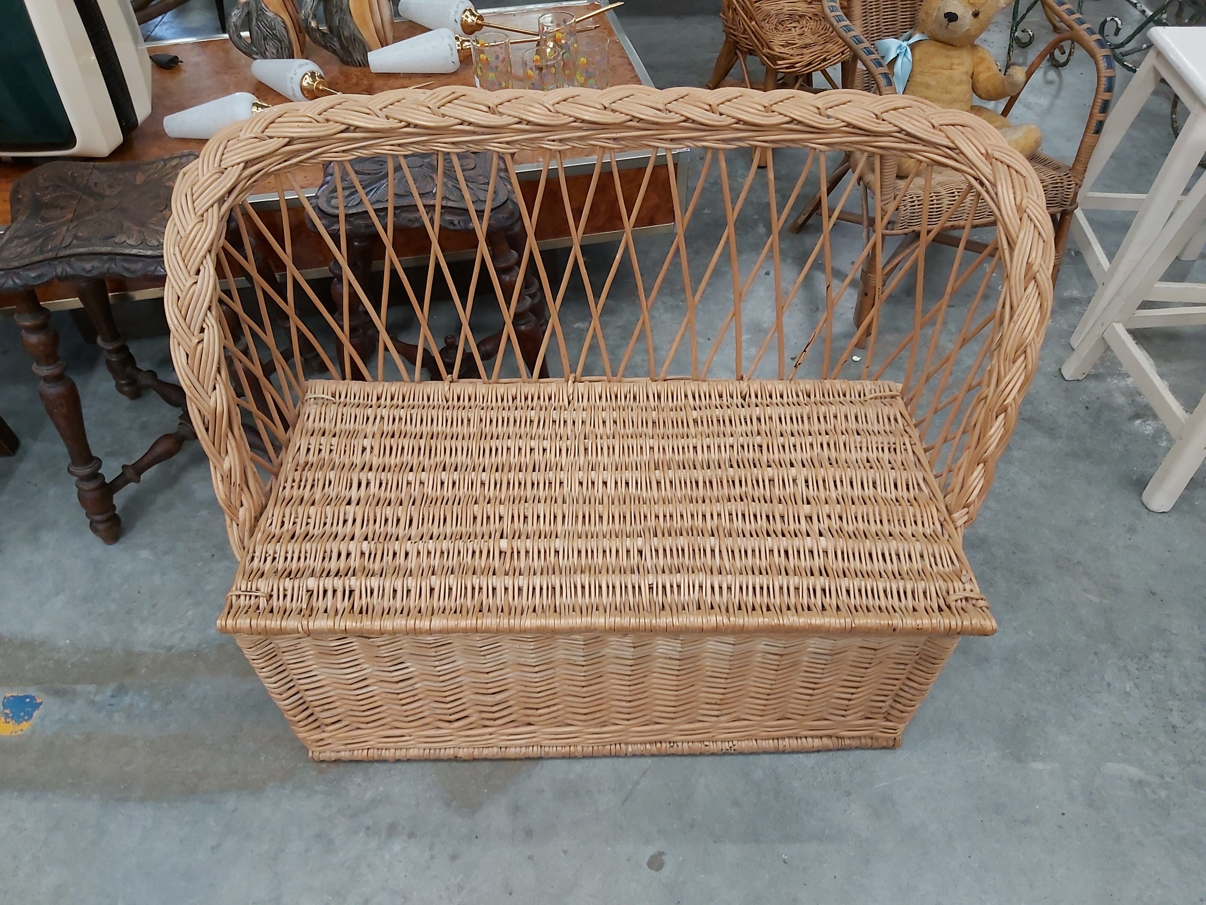 Child chest bench in rattan