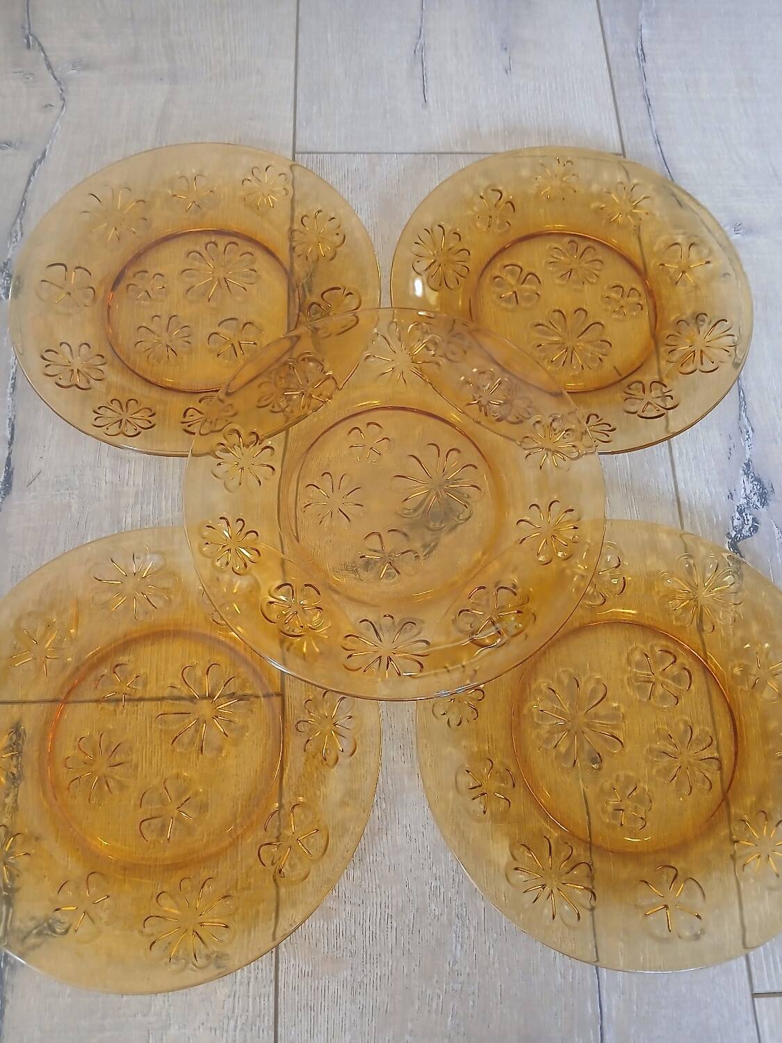 6 assiettes à dessert vintages Vereco