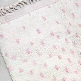 Beni Ouarain Berber rug with pink polka dots