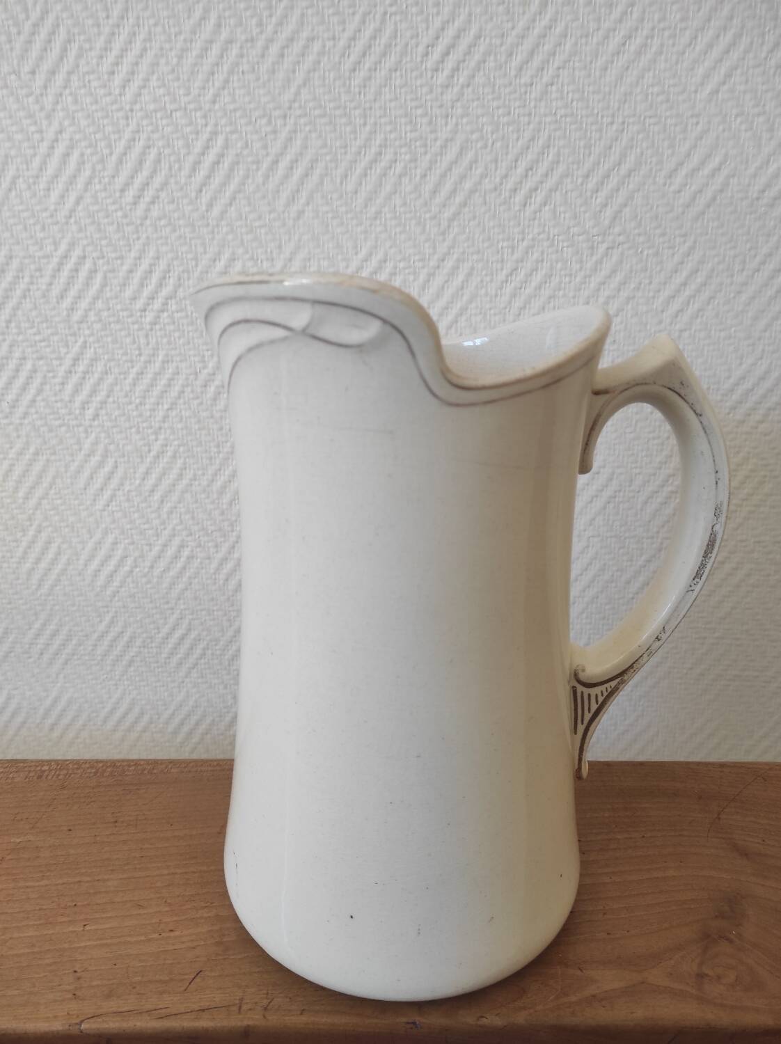 Old earthenware jug Moulin des Loups/Hamage north
