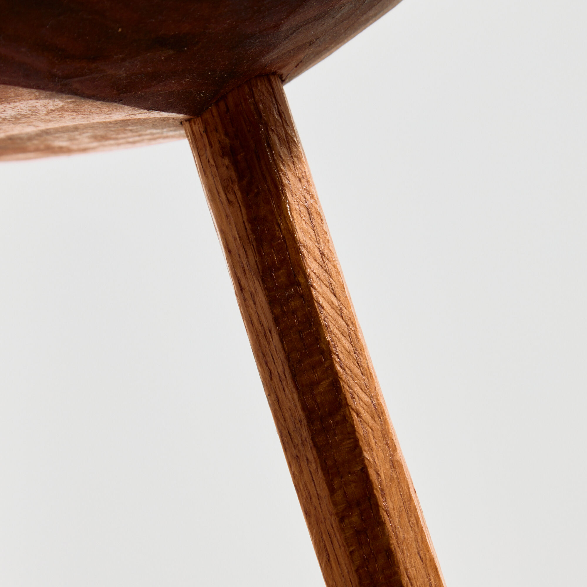 Tabouret de traite artisanal