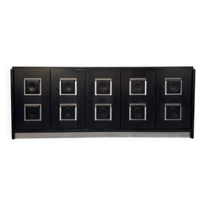 buffet noir brutaliste