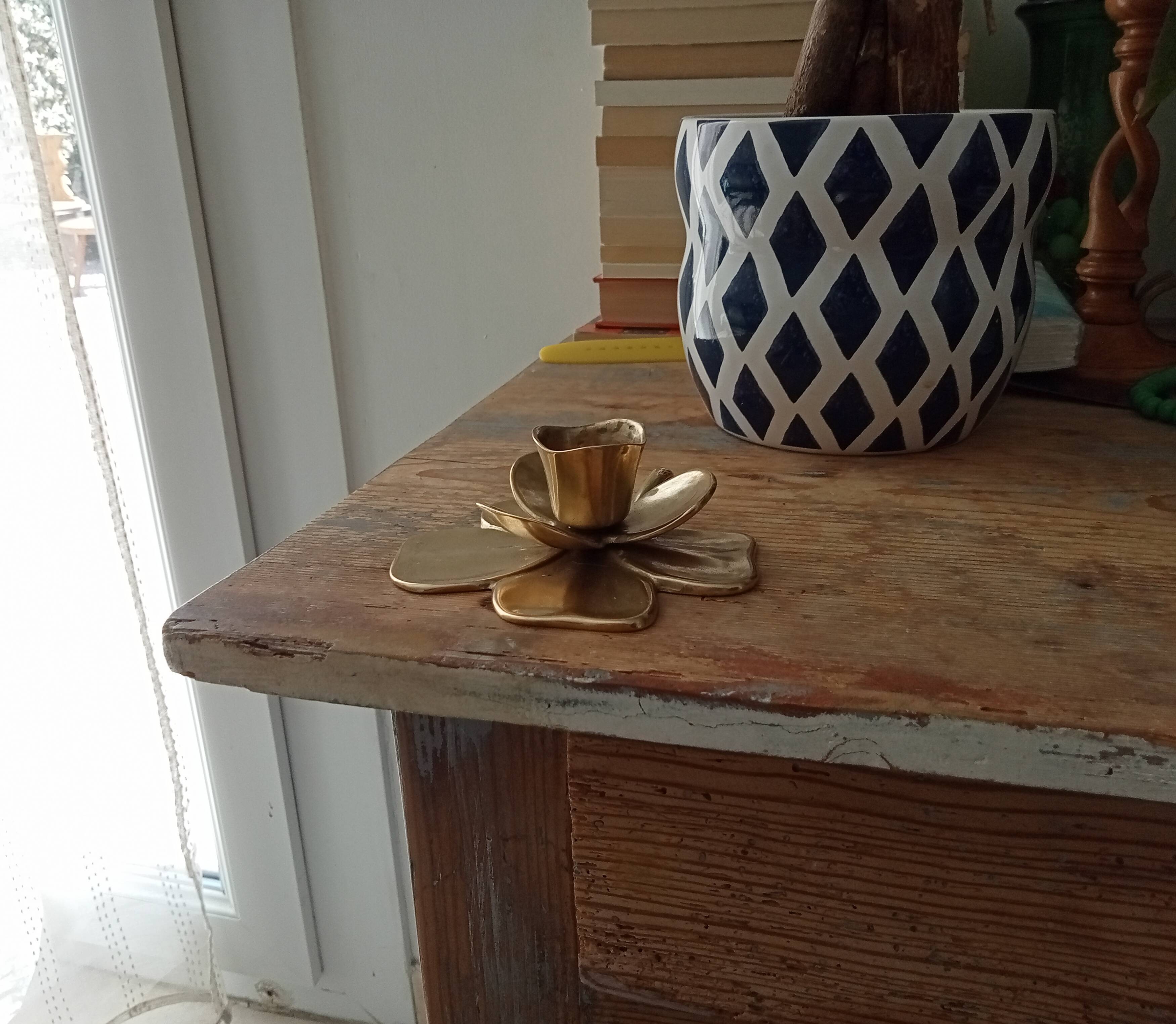 Vintage hand-to-hand flower candle holder 70s