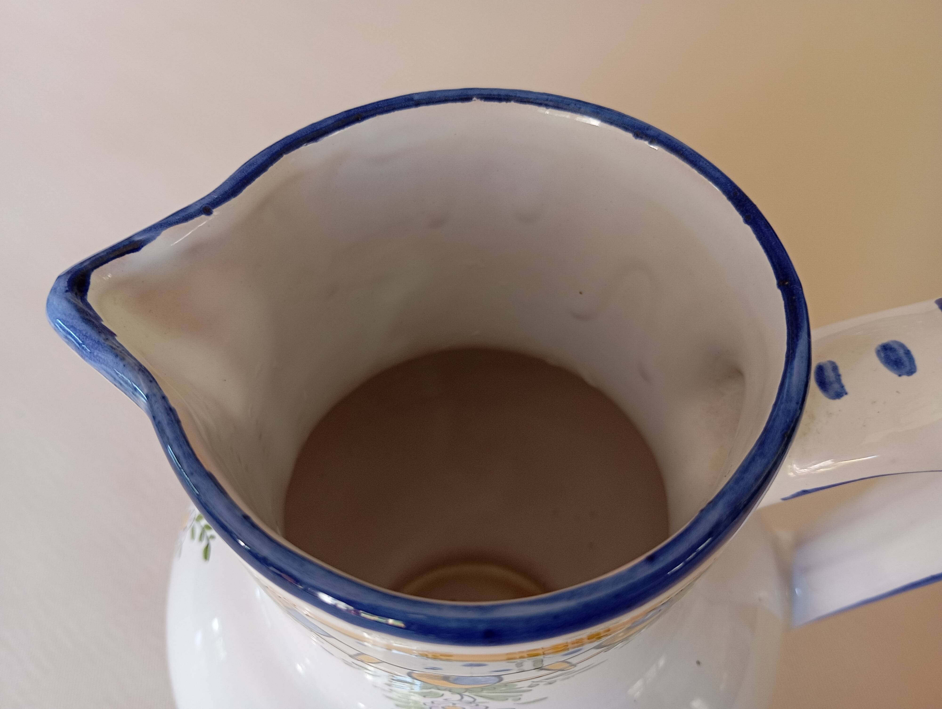 Angoulême earthenware pitcher "Le Renoleau" Moustiers decor