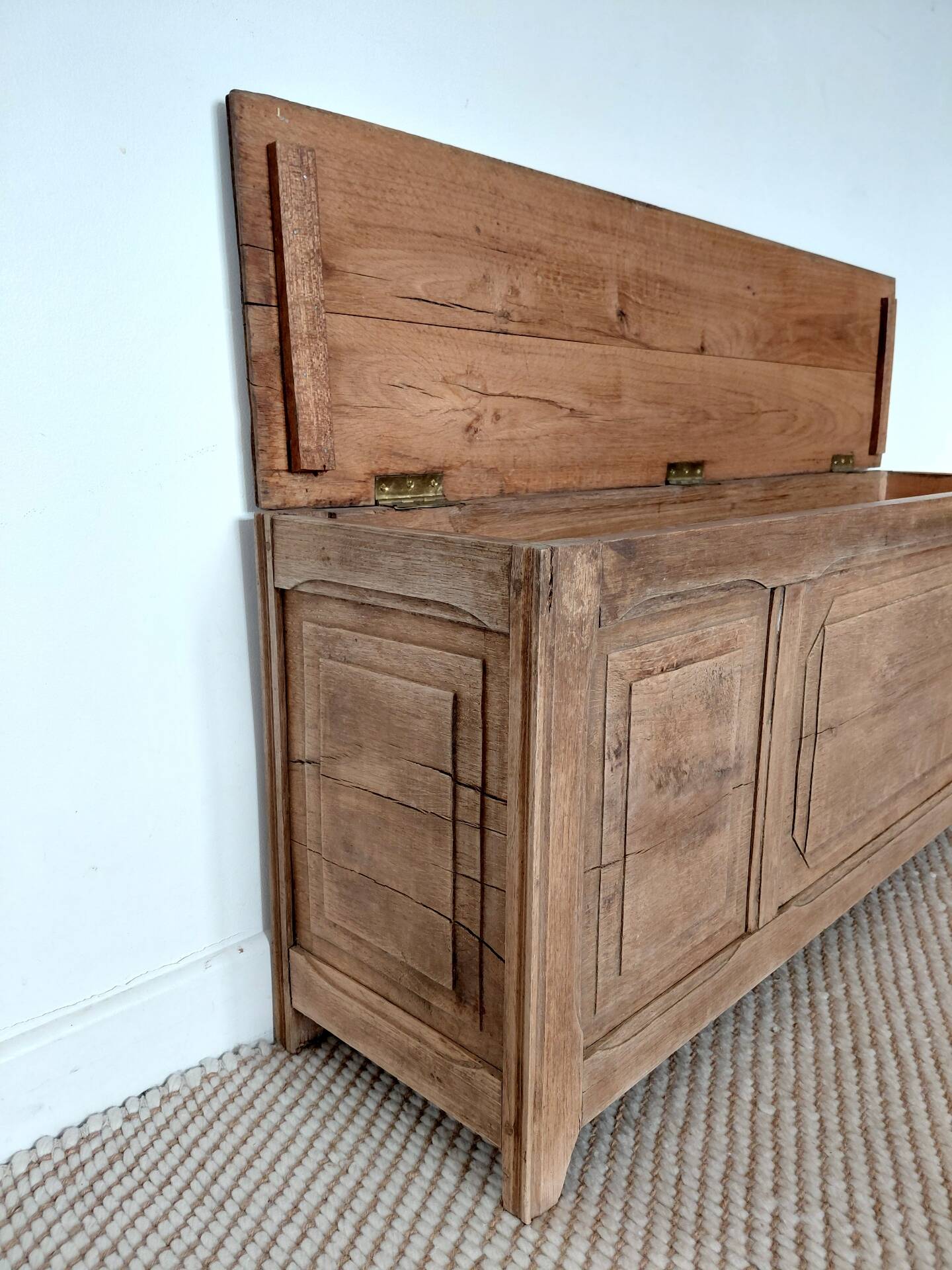 Large antique wedding chest in raw oak from the 19th century (shallow depth)