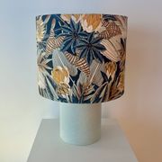Roomlight studio: modell layer modulares leuchtenkonzept aus zwei zylindern