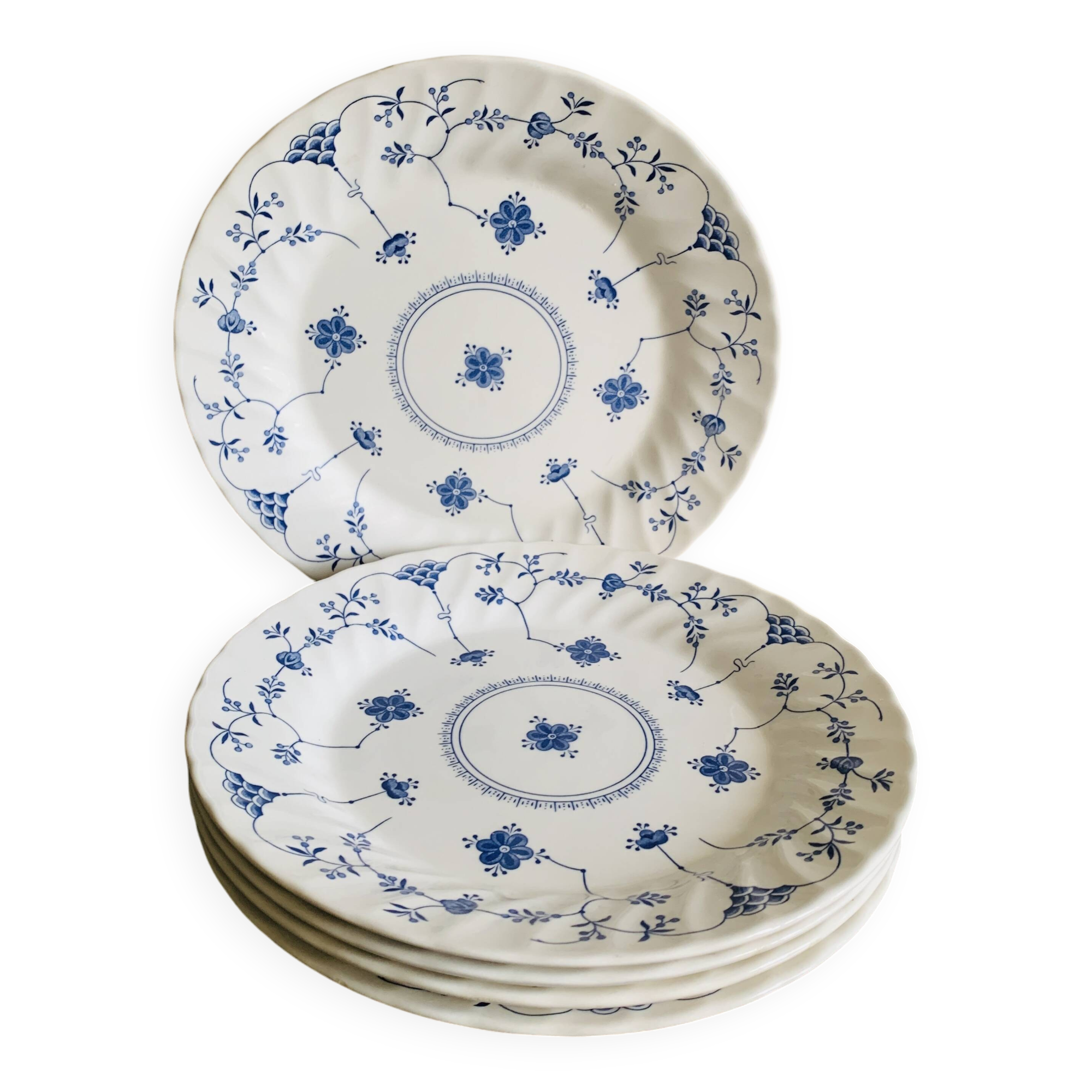 5 vintage blue flower plates