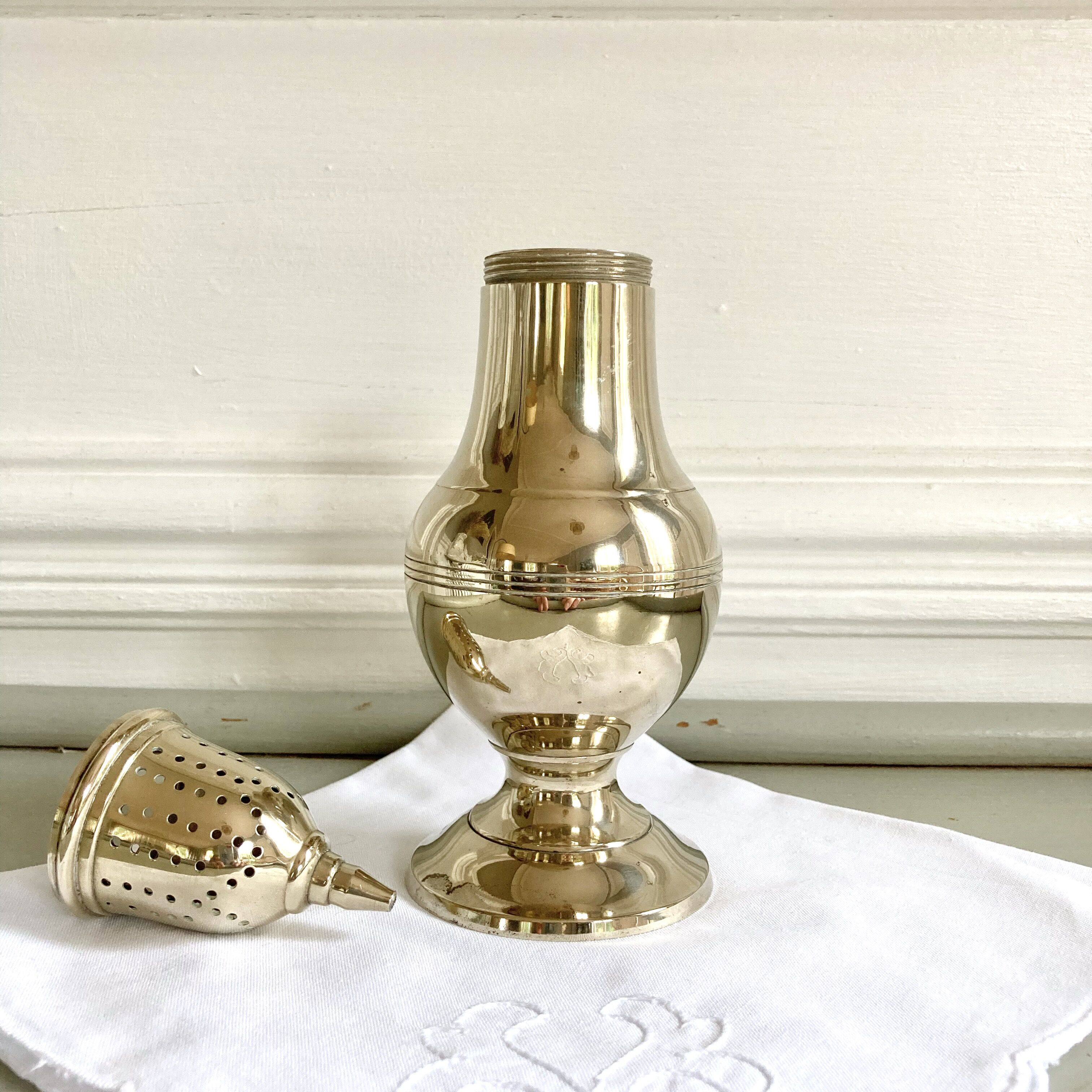 Sugar sprinkler silver metal