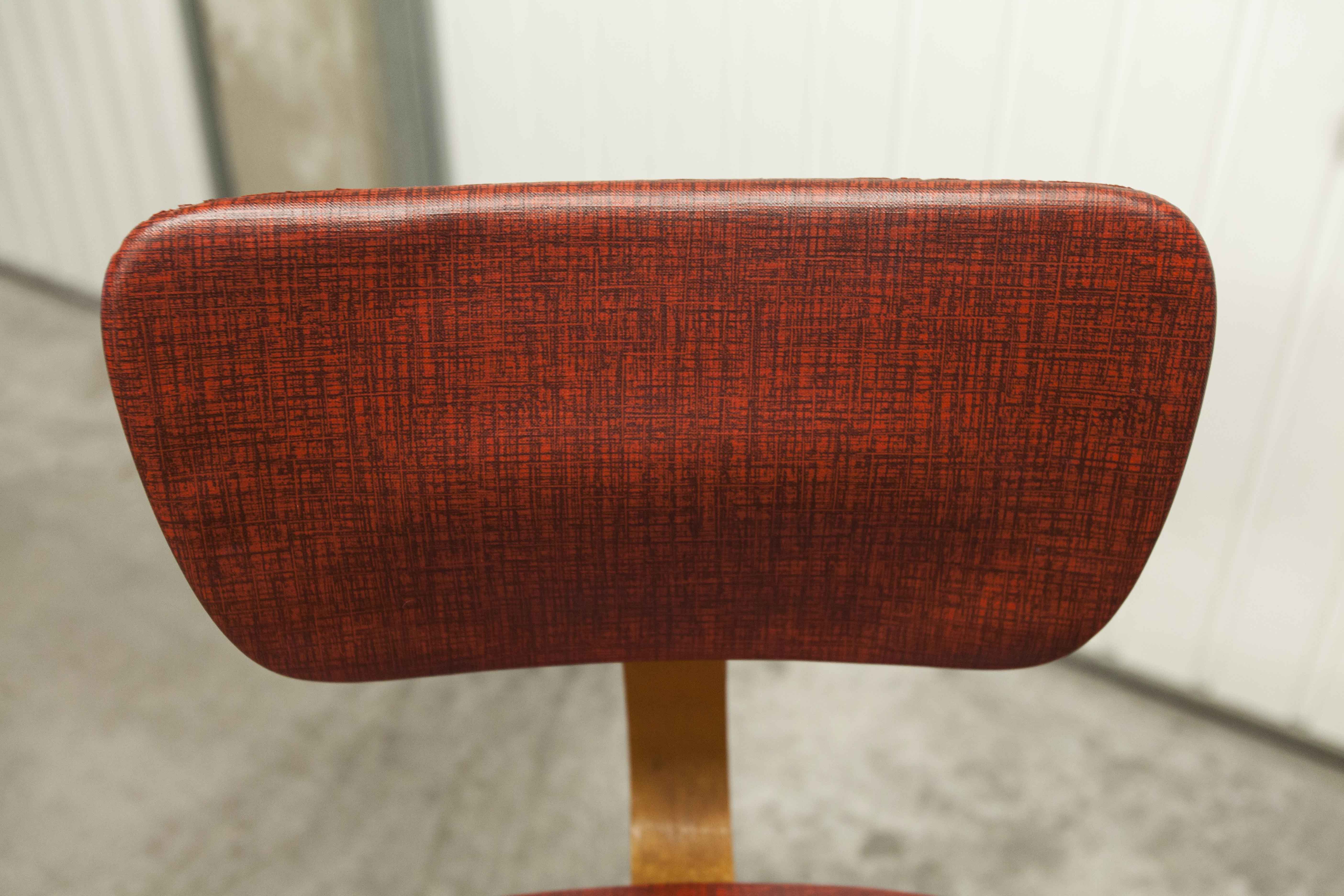 Workshop chair 1950 feet compass skaï red atypical