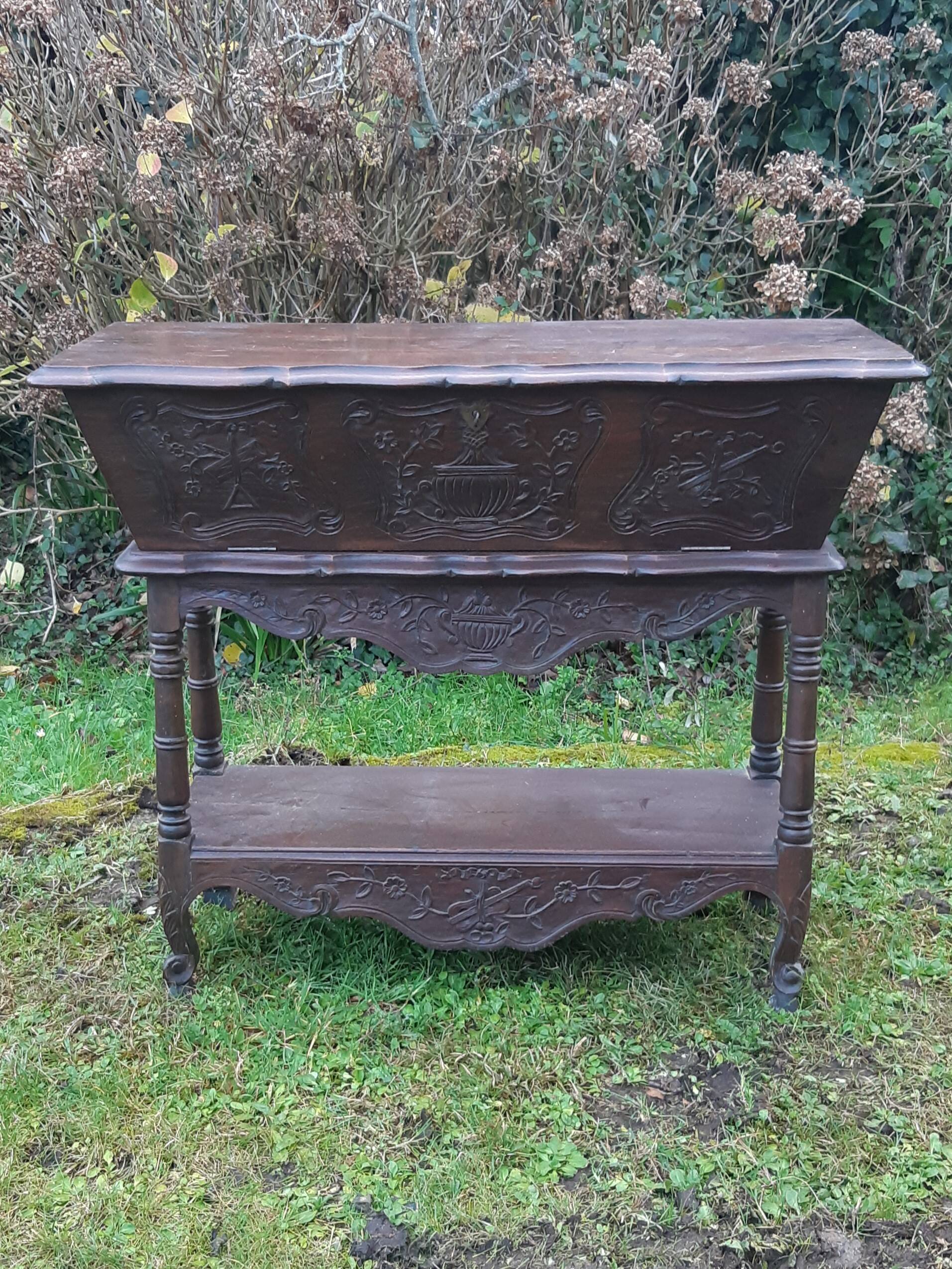 Provençal oak kneading trough