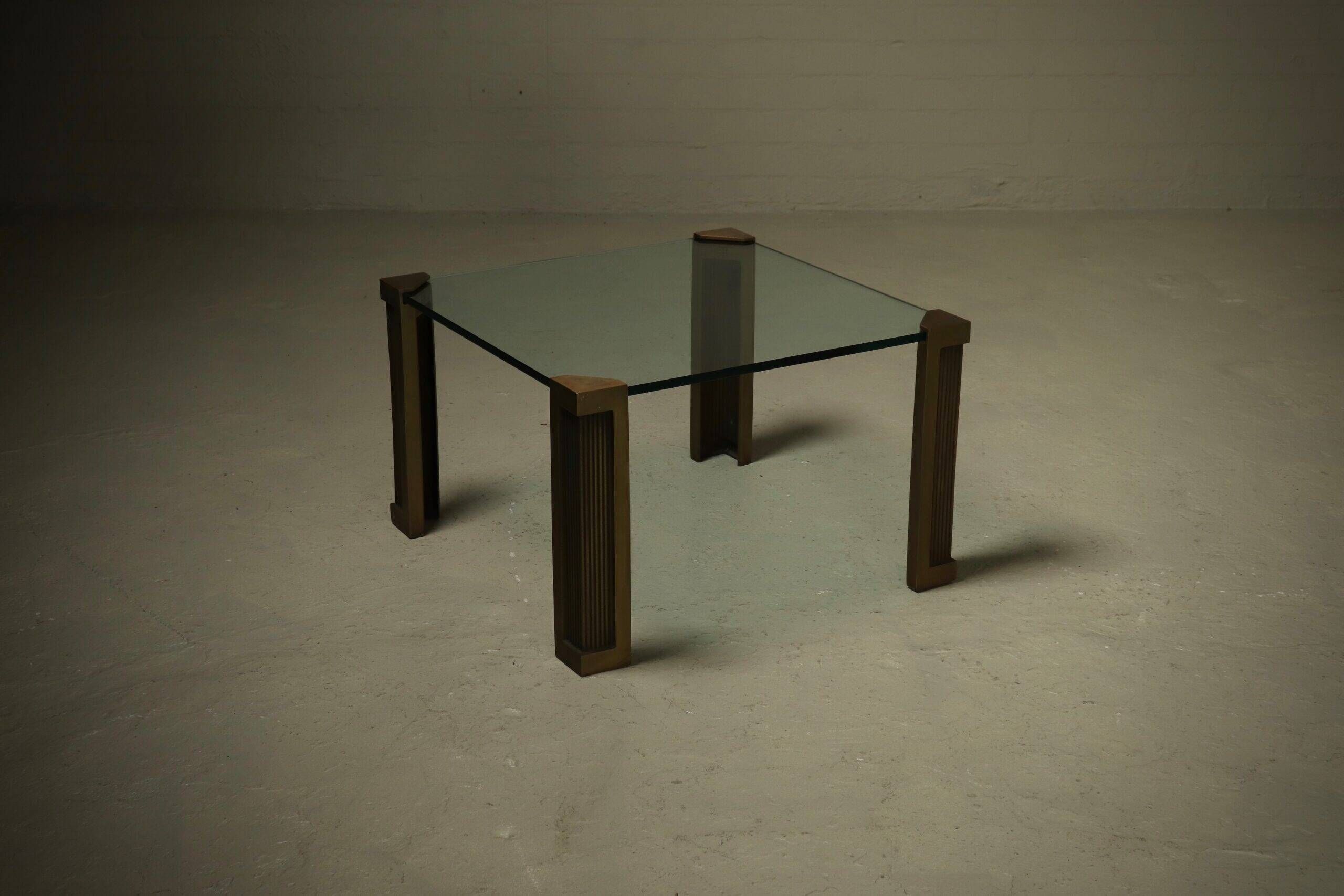 Table d'appoint modèle T14 par Peter Ghyczy années 1970