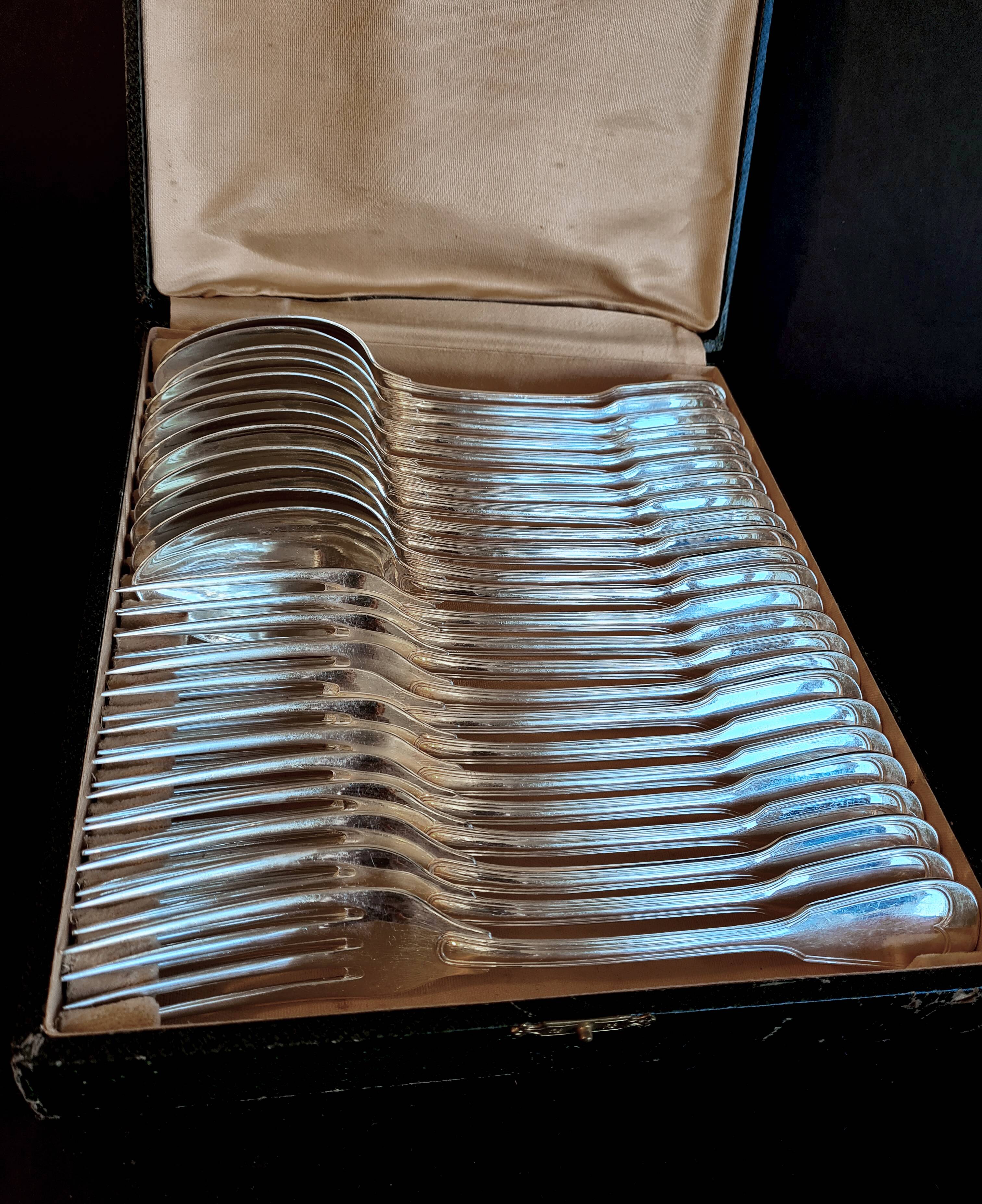 24-piece silver-plated metal cutlery set "Deettjean 190" and their box - Filet de Coeur model - Ref 11