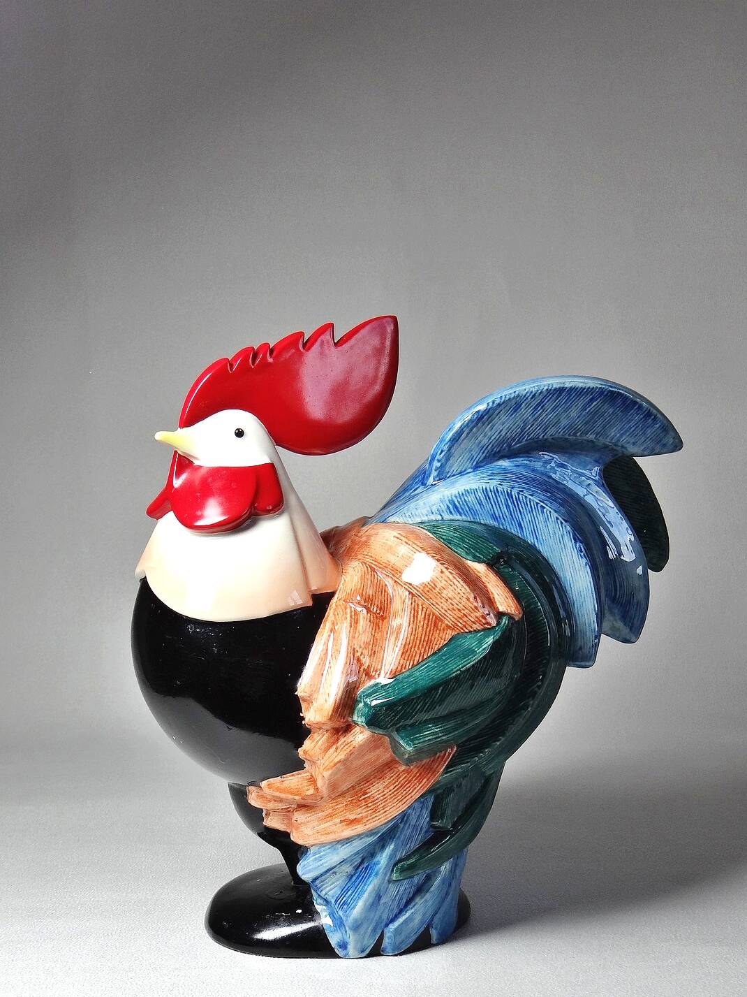 Polychrome porcelain rooster subject Hahn Georges Selim for Goebel Germany 1984