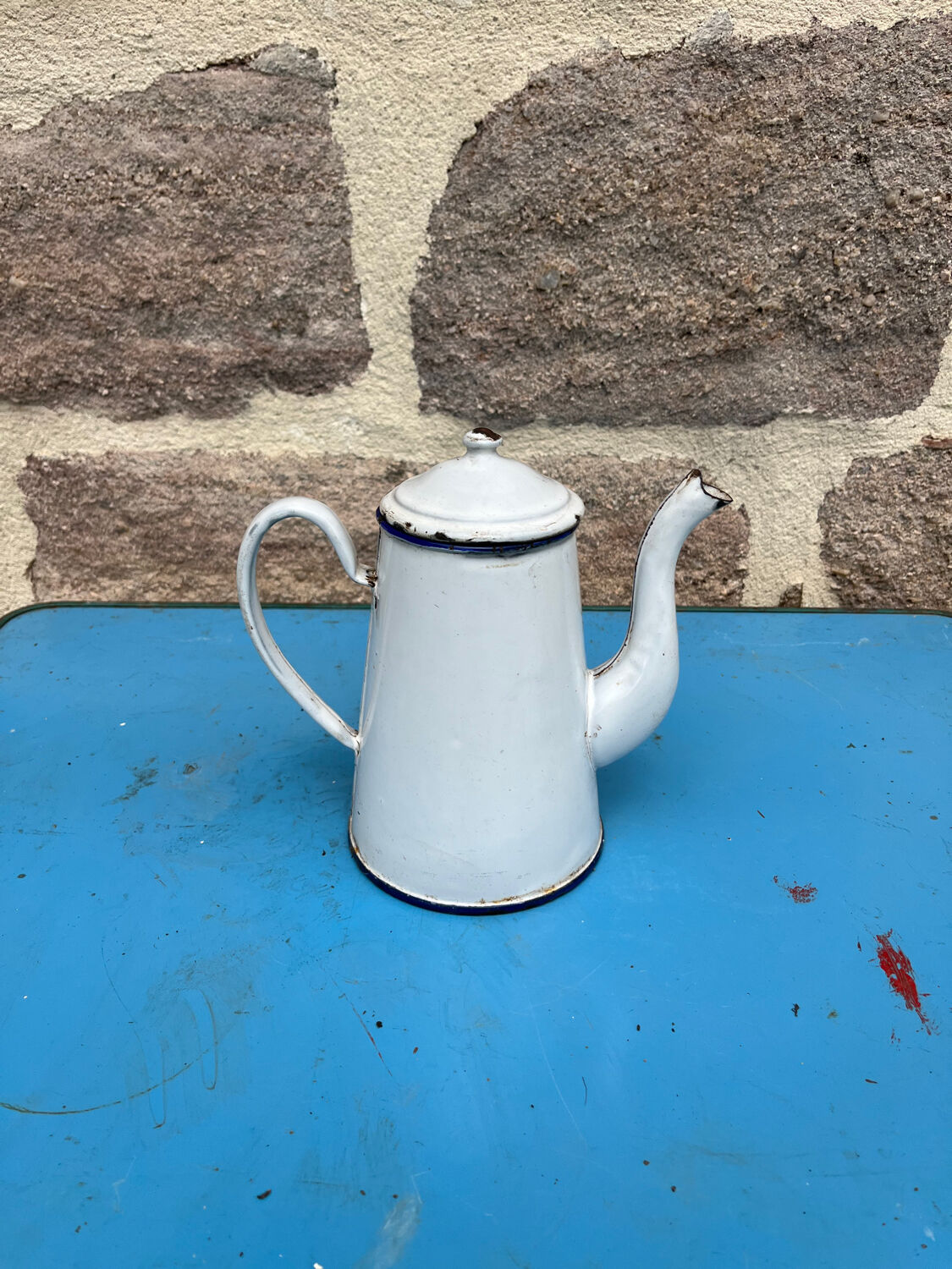 Enamelled coffee maker