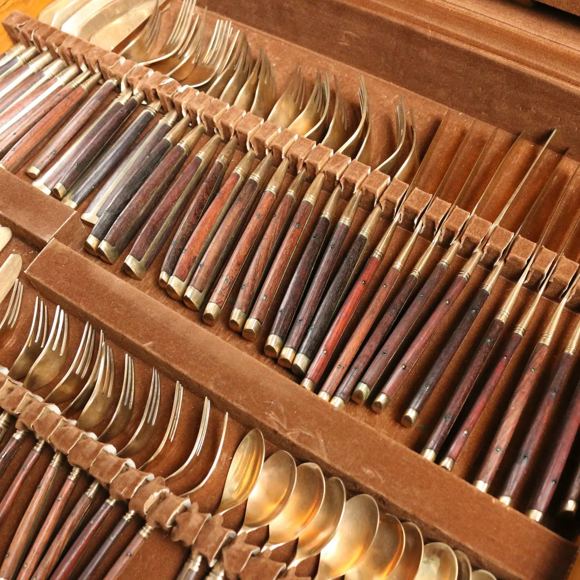 Vintage cutlery service in bronze and violet wood, Thailand, 20th century.