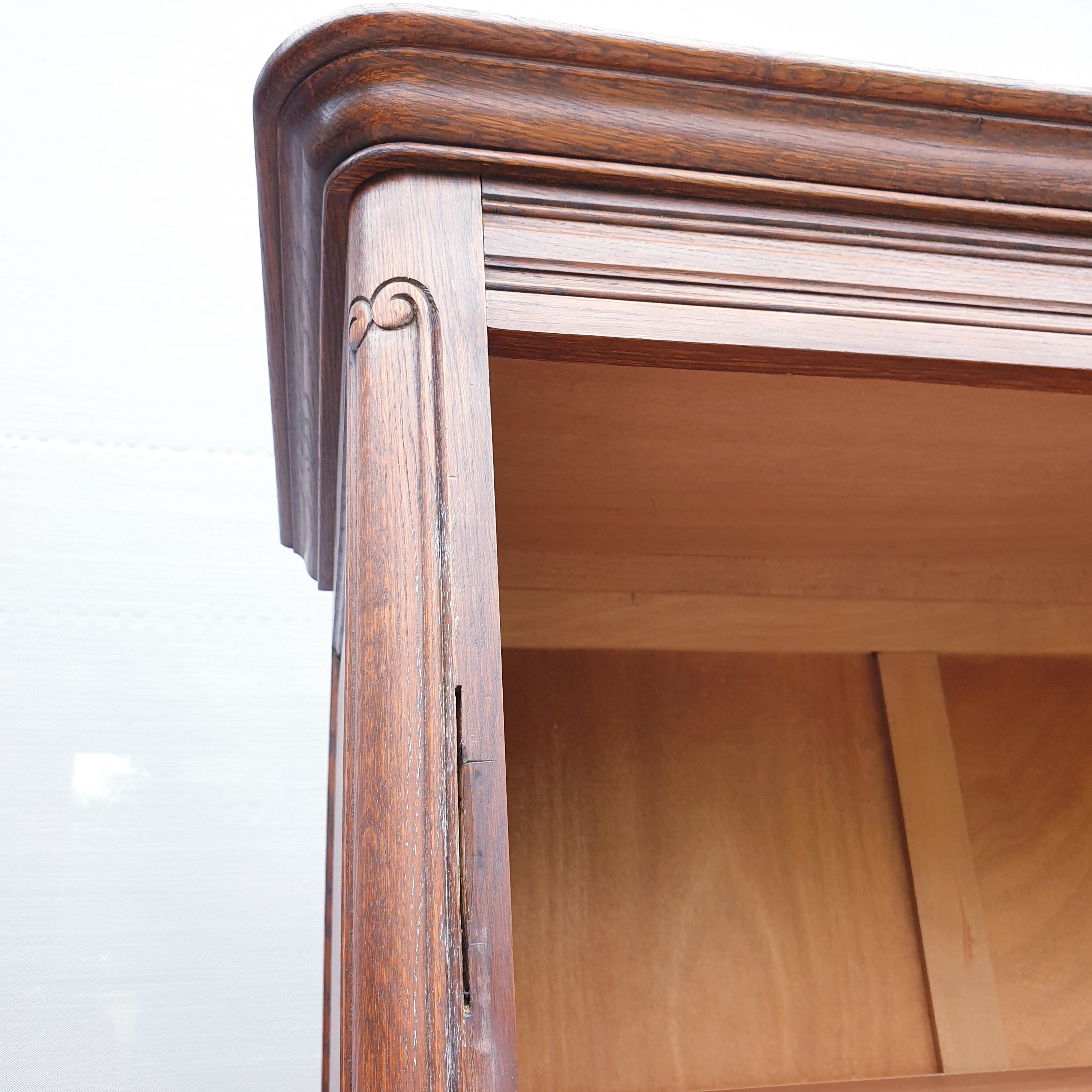 Evolutionary bookcase dressing room Oak Louis XV style