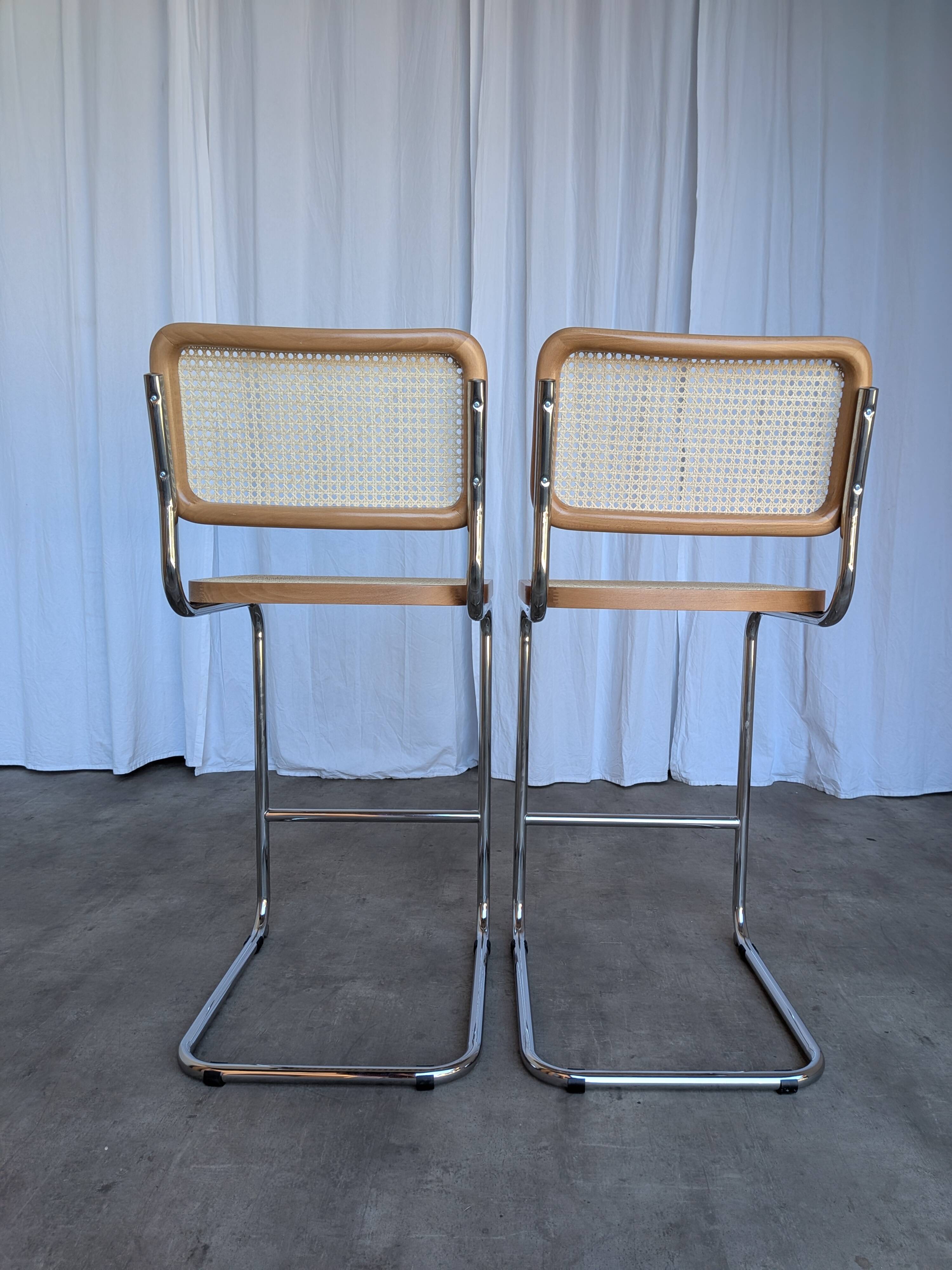 Ensemble de 2 chaises haute Bar Cesca / Design Marcel Breuer / Noyer clair, osier