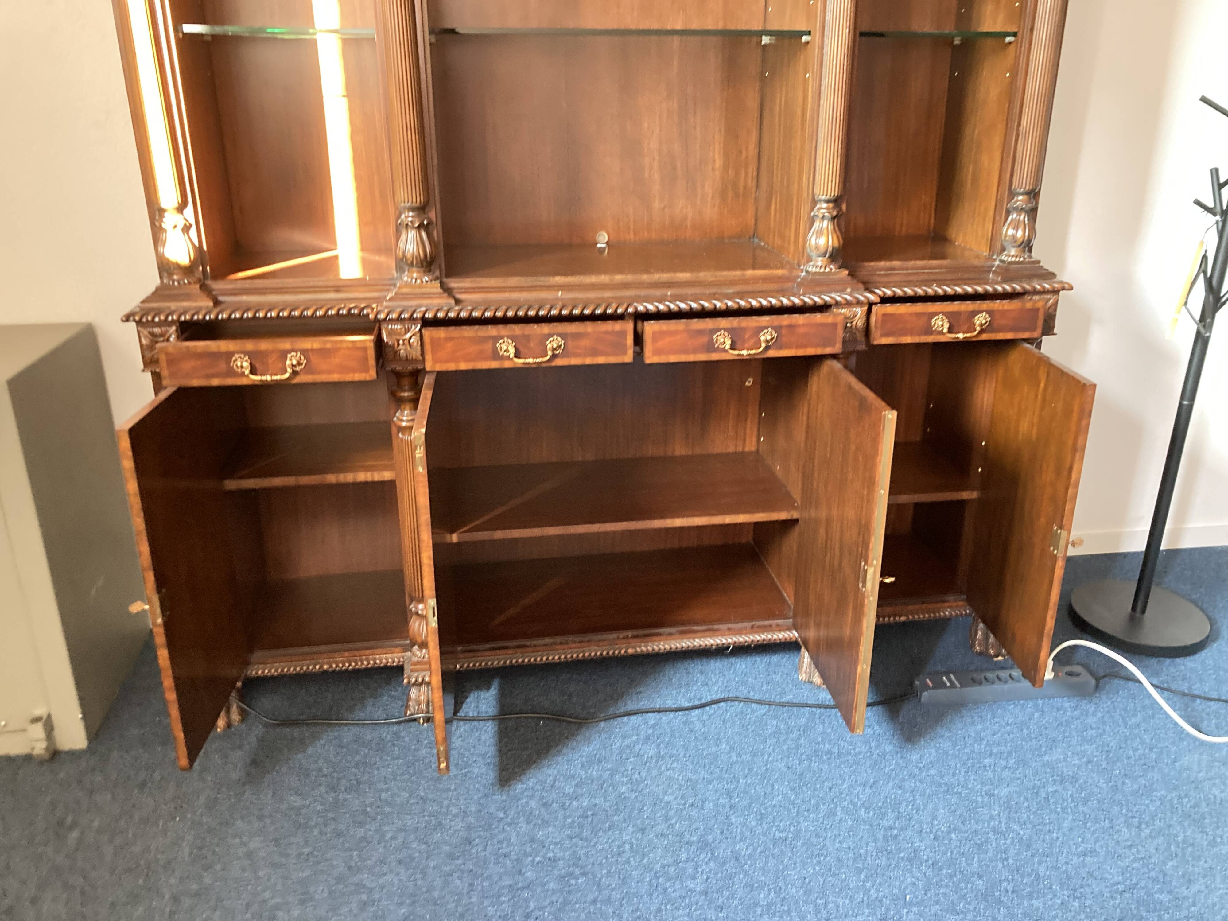 Francesco Molon Library